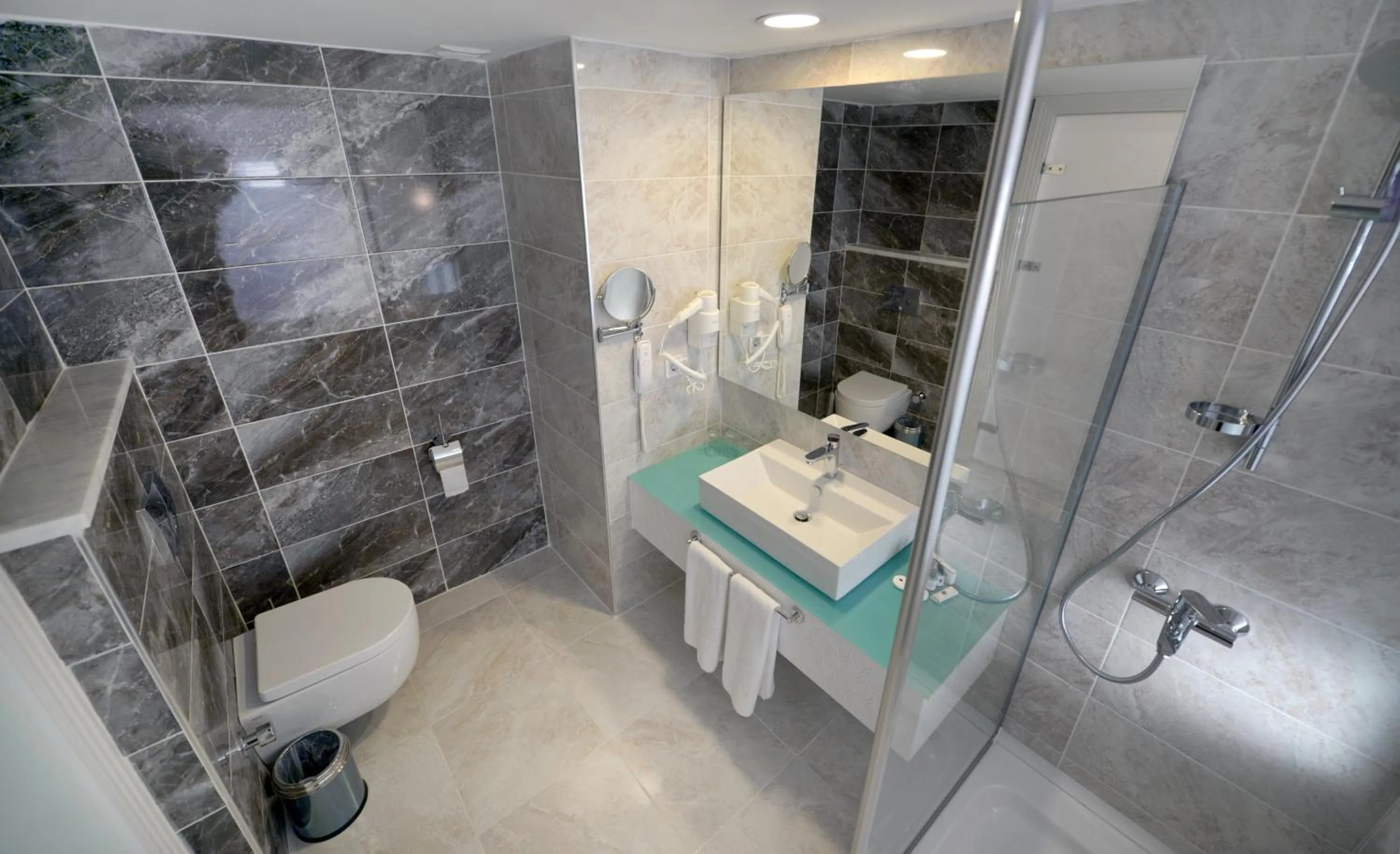 ADEMPİRA TERMAL&SPAHOTEL