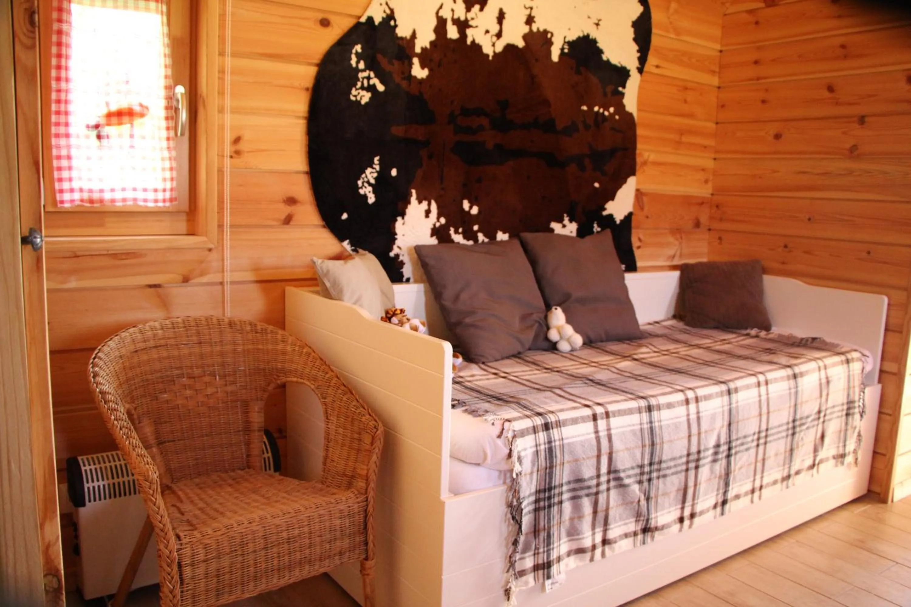 Living room, Bed in Western City