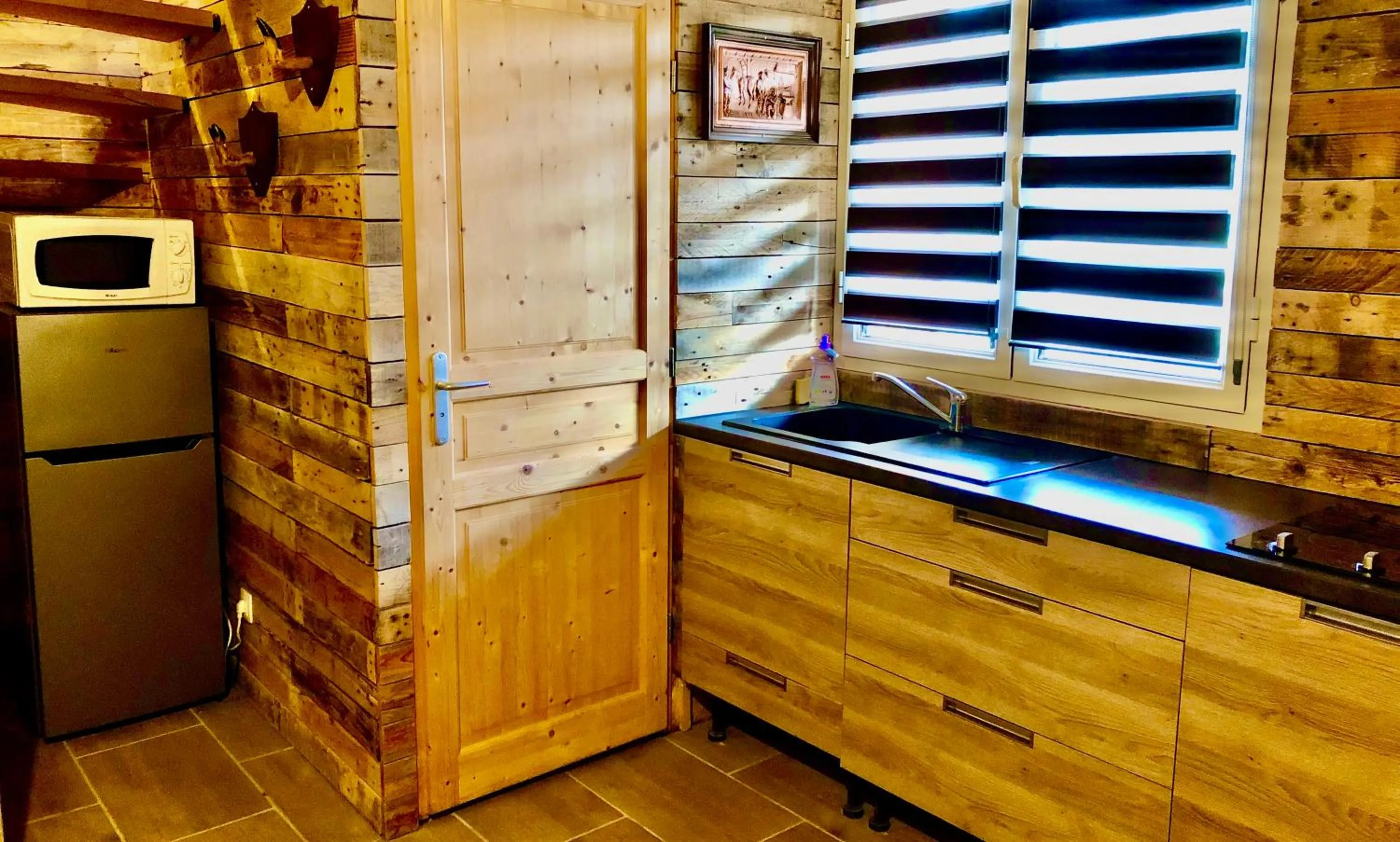 Kitchen or kitchenette in Western City