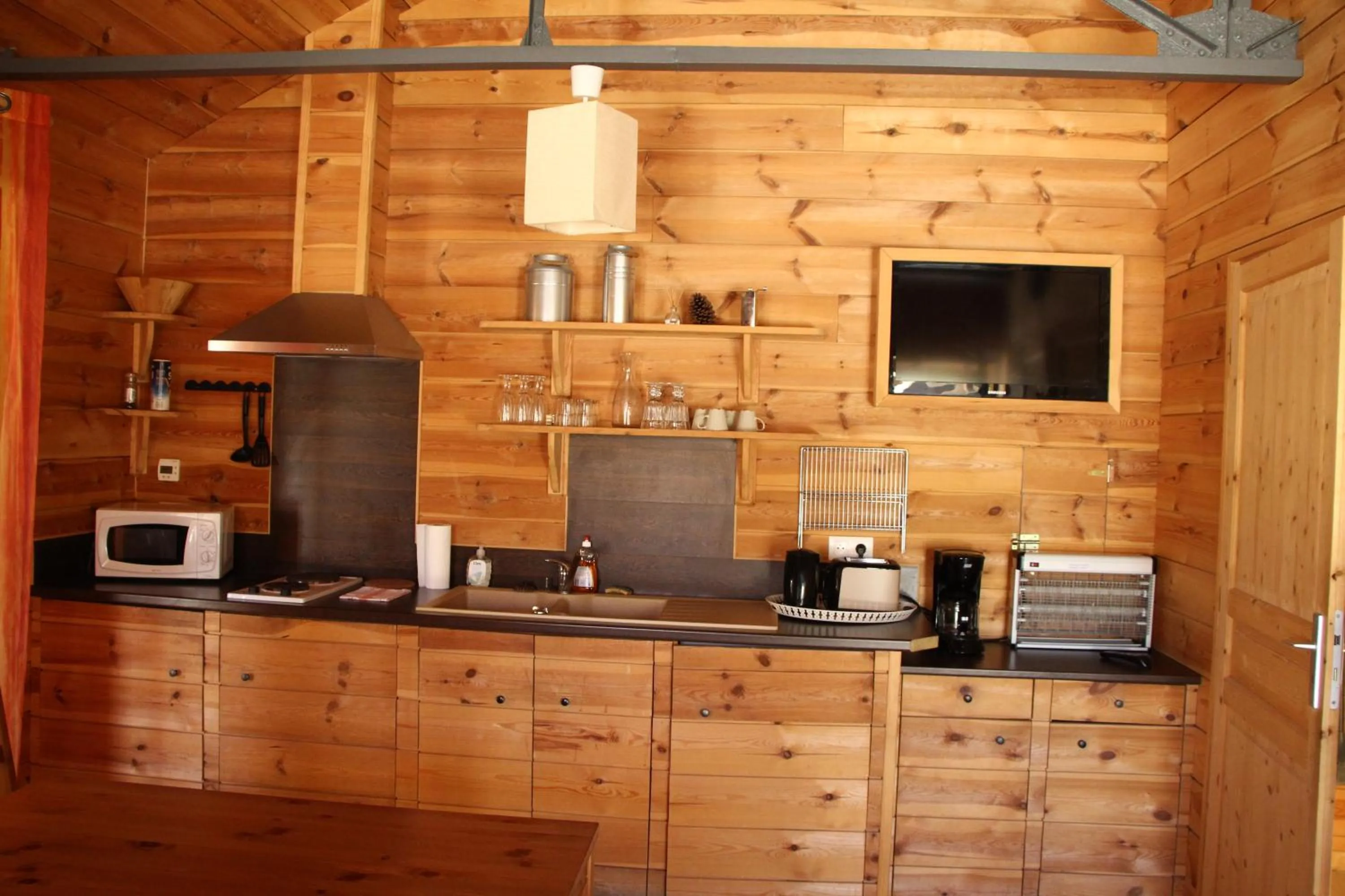 Kitchen or kitchenette in Western City