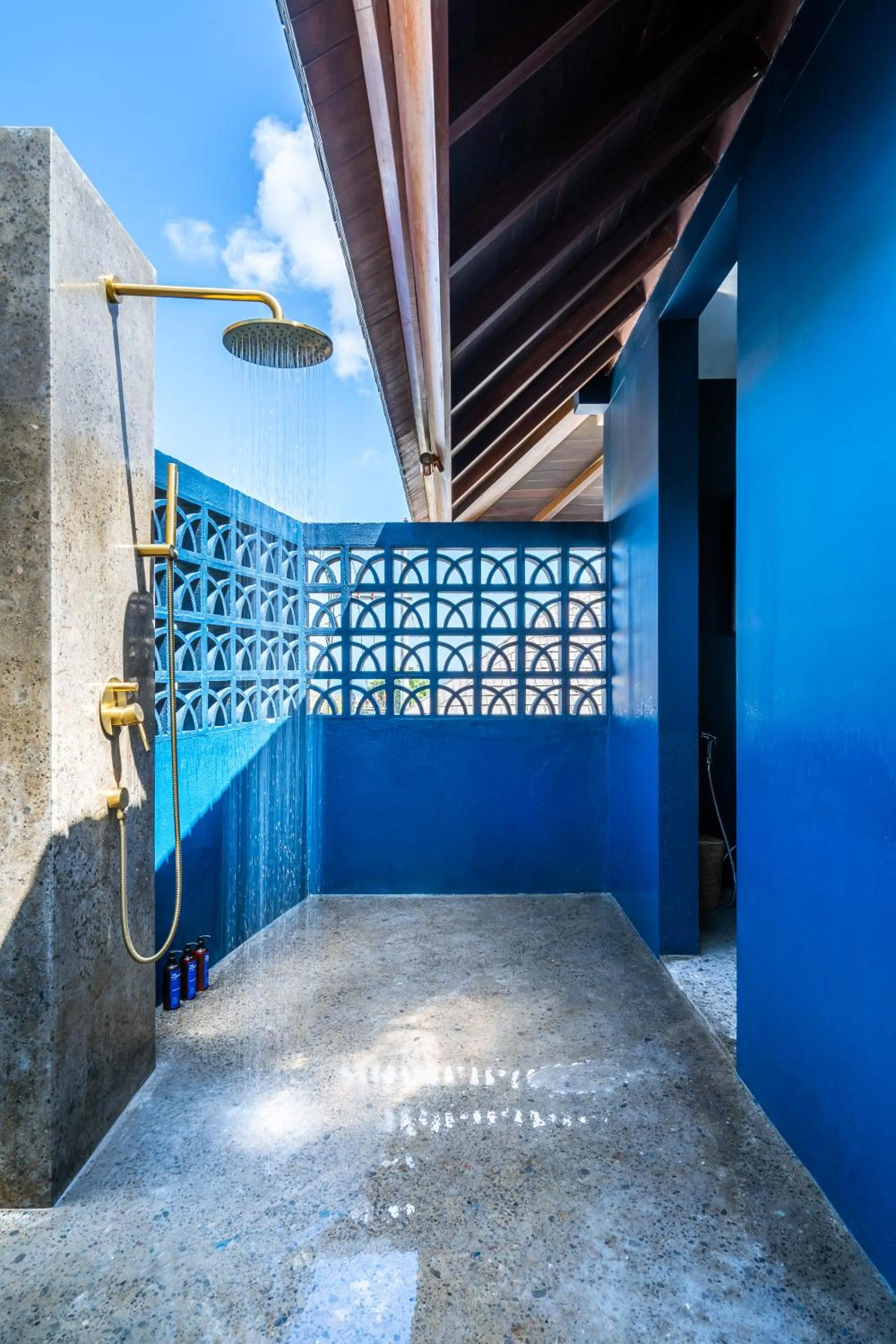 Shower in Ulu Cliffhouse