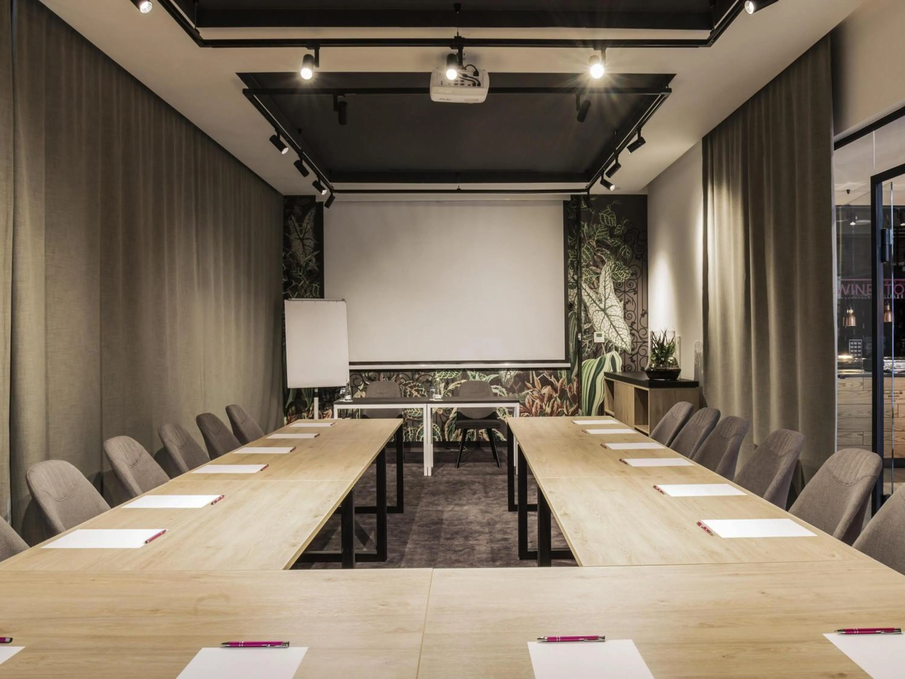 Meeting/conference room in ibis Styles Kraków East