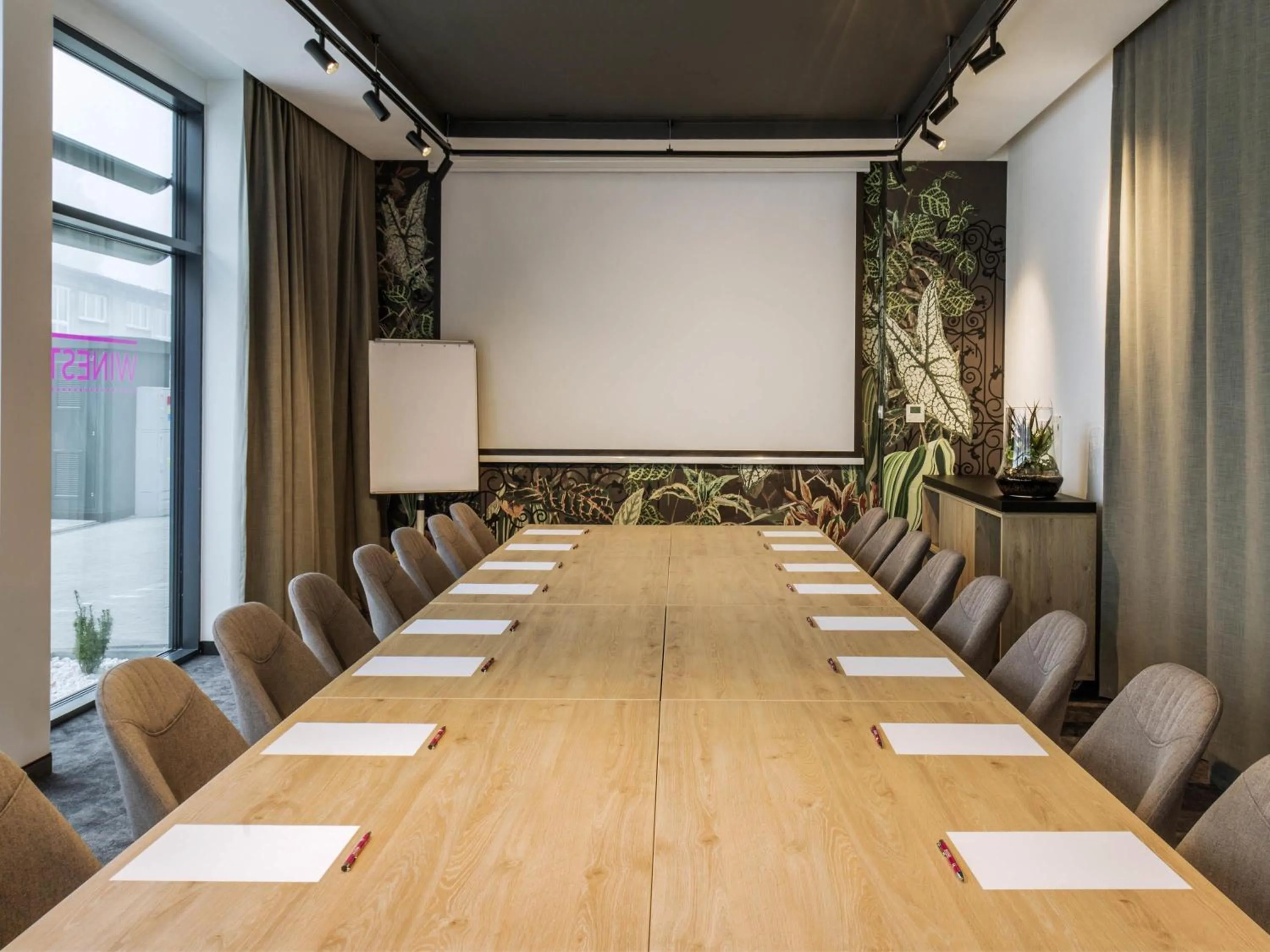 Meeting/conference room in ibis Styles Kraków East