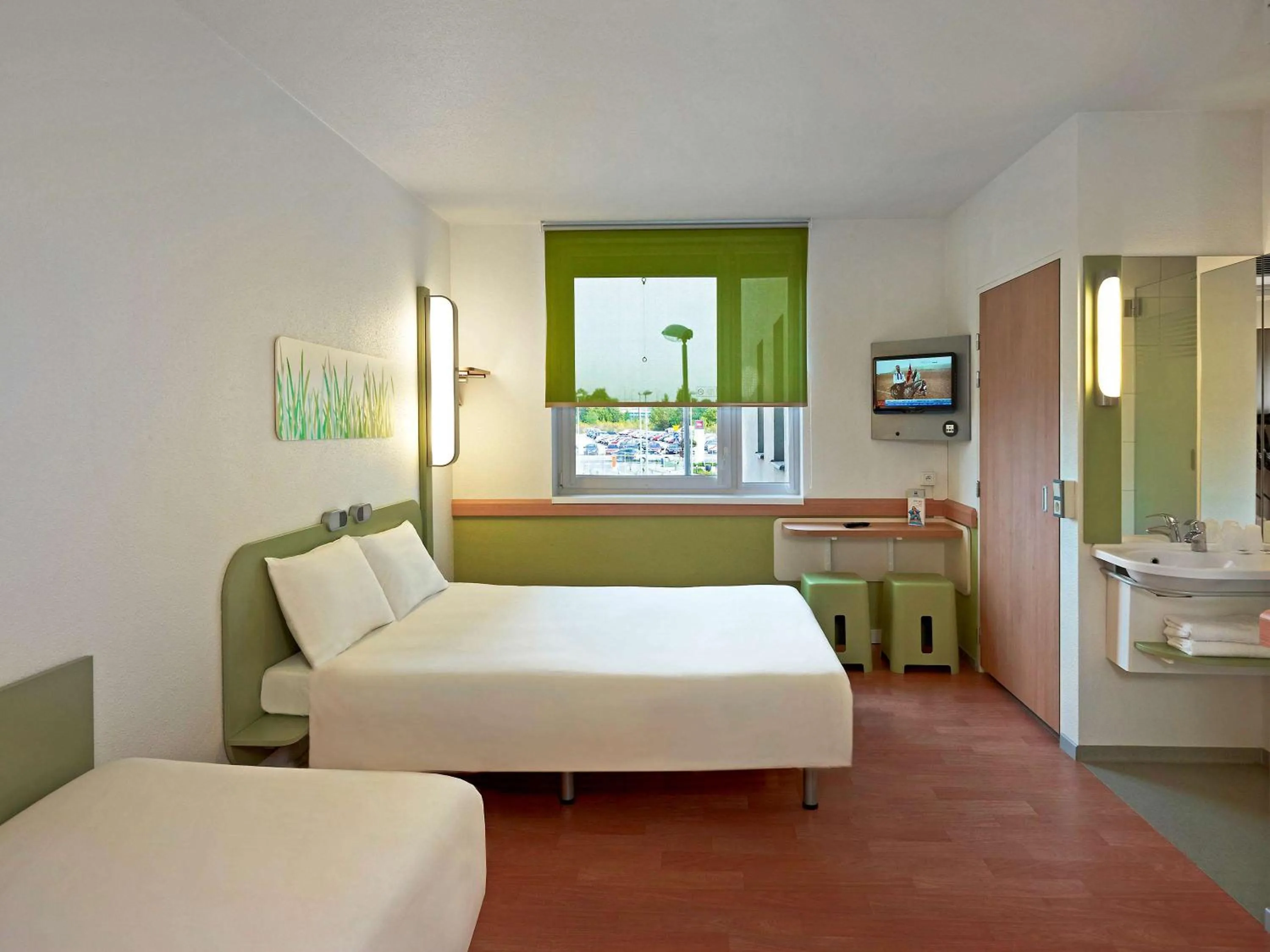 Photo of the whole room, Bed in ibis budget Krakow Stare Miasto