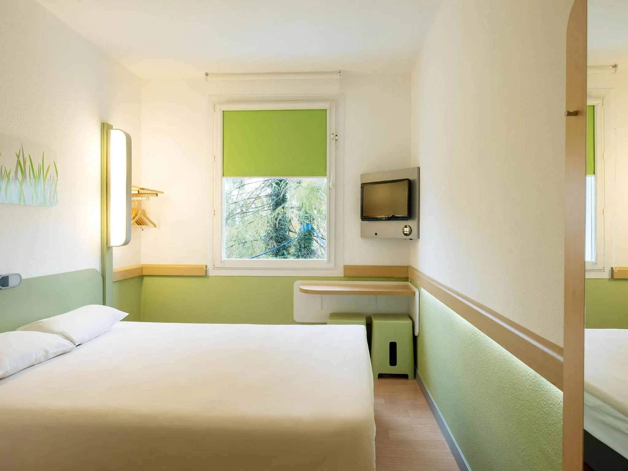 Bedroom, Bed in ibis budget Warszawa Centrum