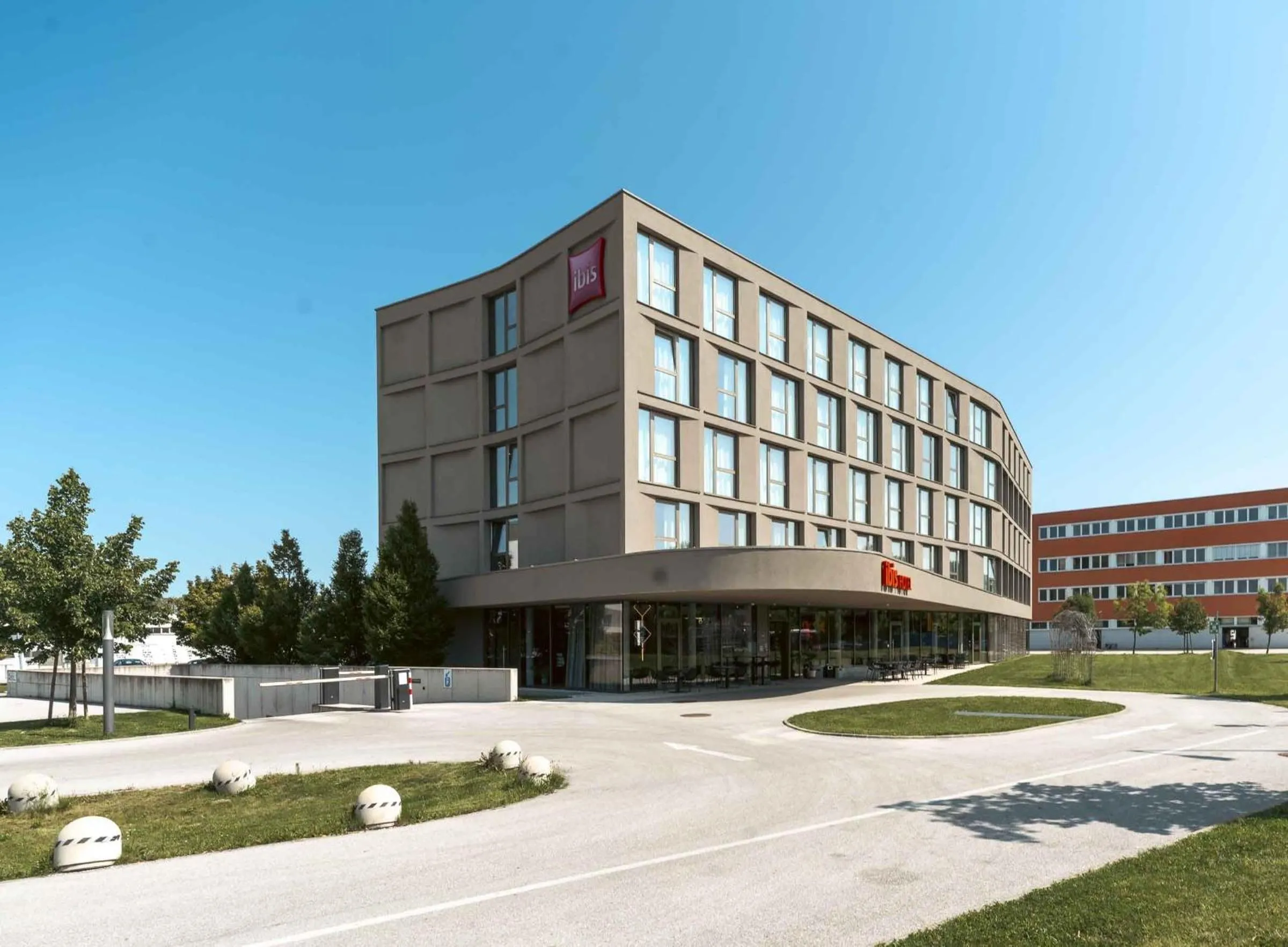 Property building in ibis Wels