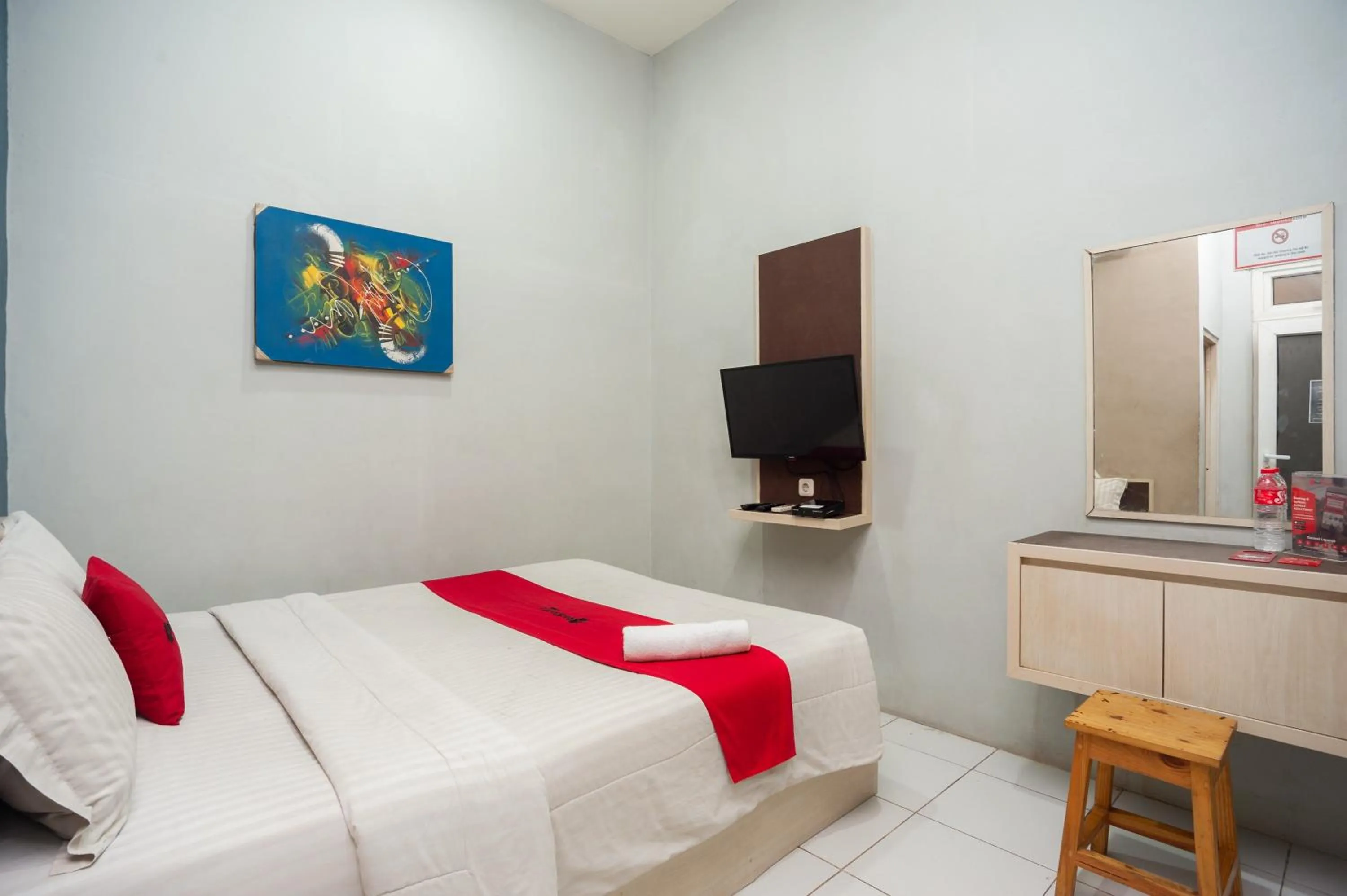 Bed in RedDoorz near Binus Anggrek 2