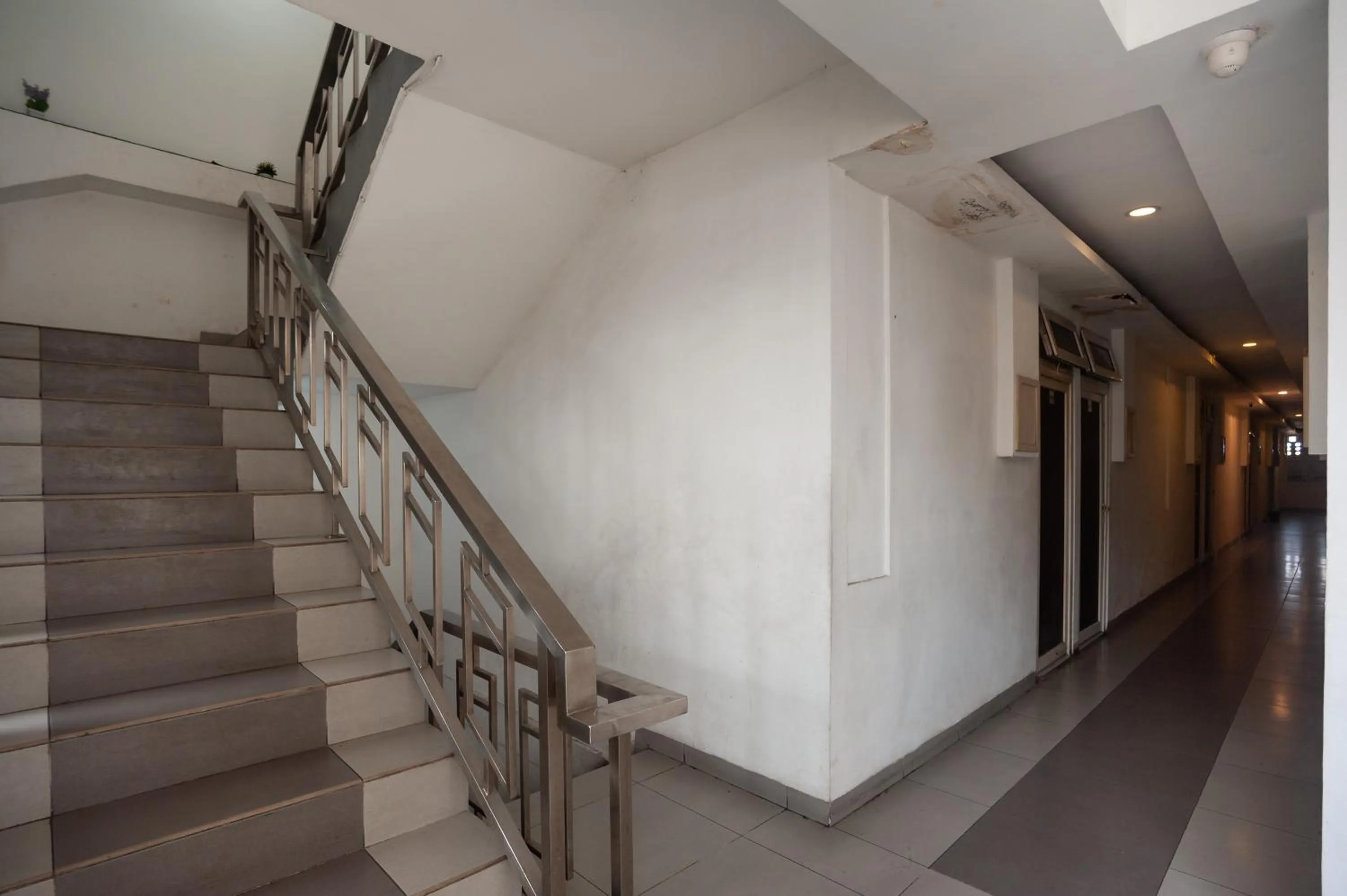 Property building in RedDoorz near Binus Anggrek 2