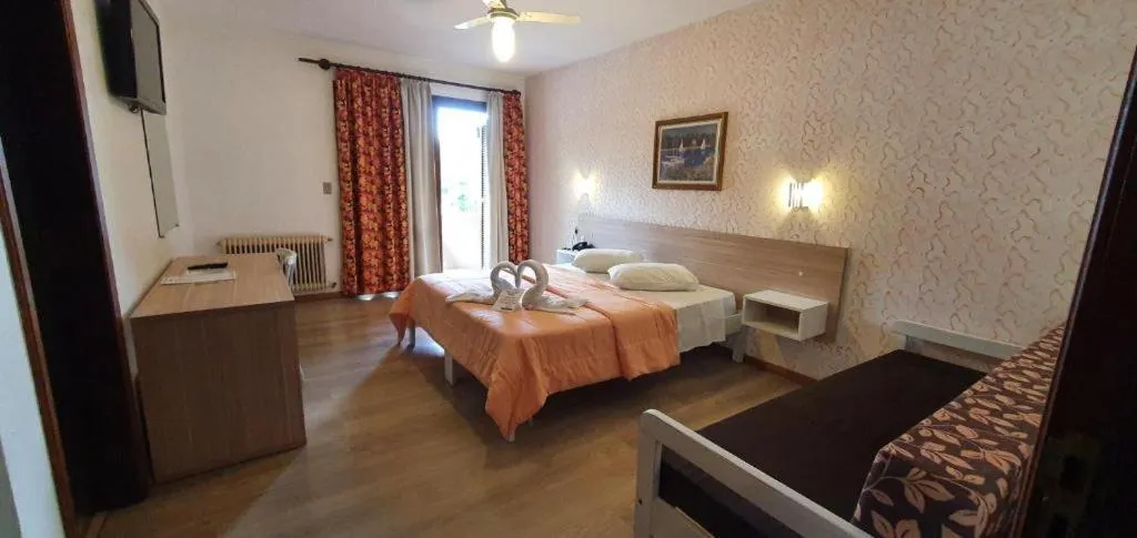 Bed in Hotel Alpen Hof