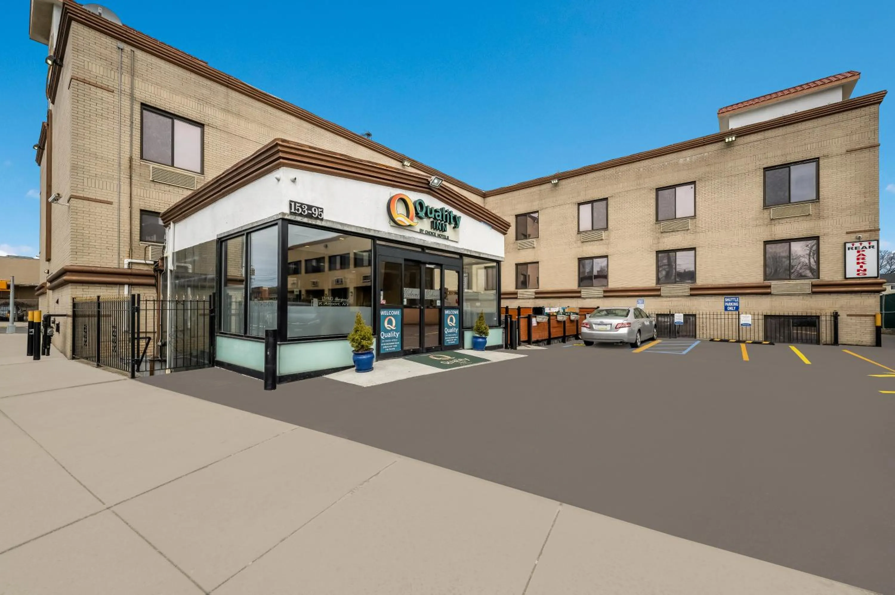 Property building in Quality Inn JFK Airport Rockaway Blvd