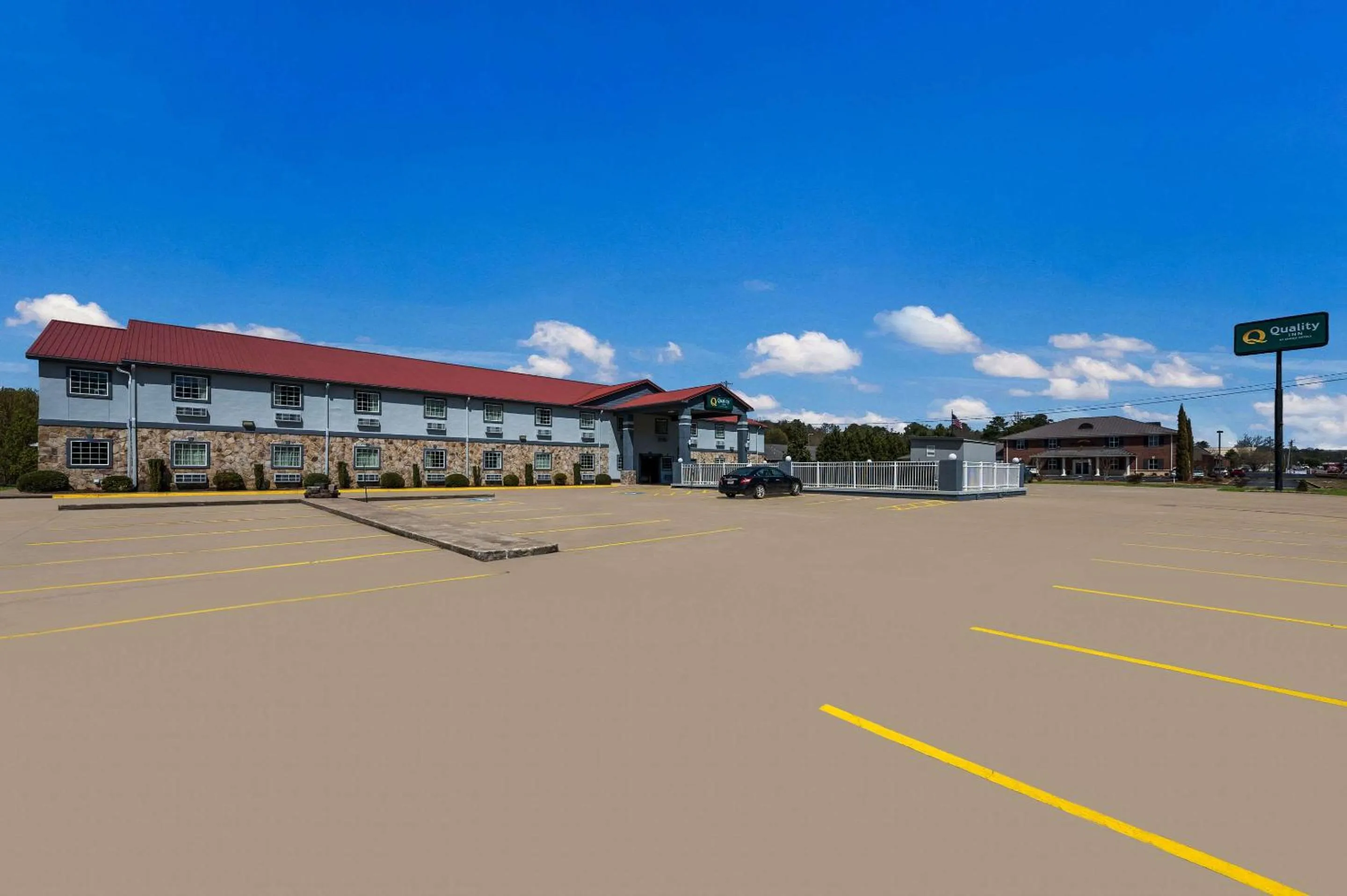 Property building in Quality Inn JFK Airport Rockaway Blvd