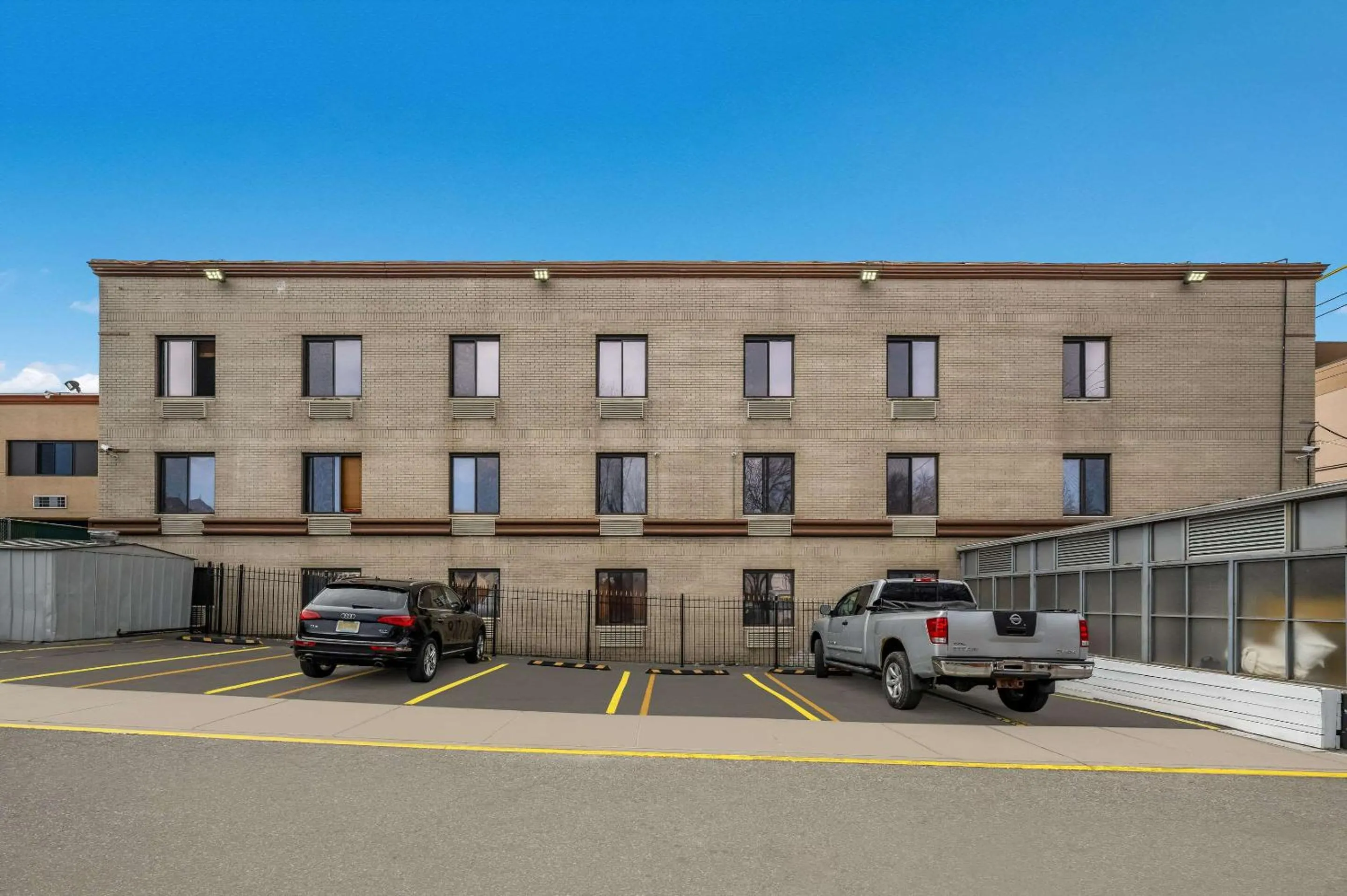 Property building in Quality Inn JFK Airport Rockaway Blvd