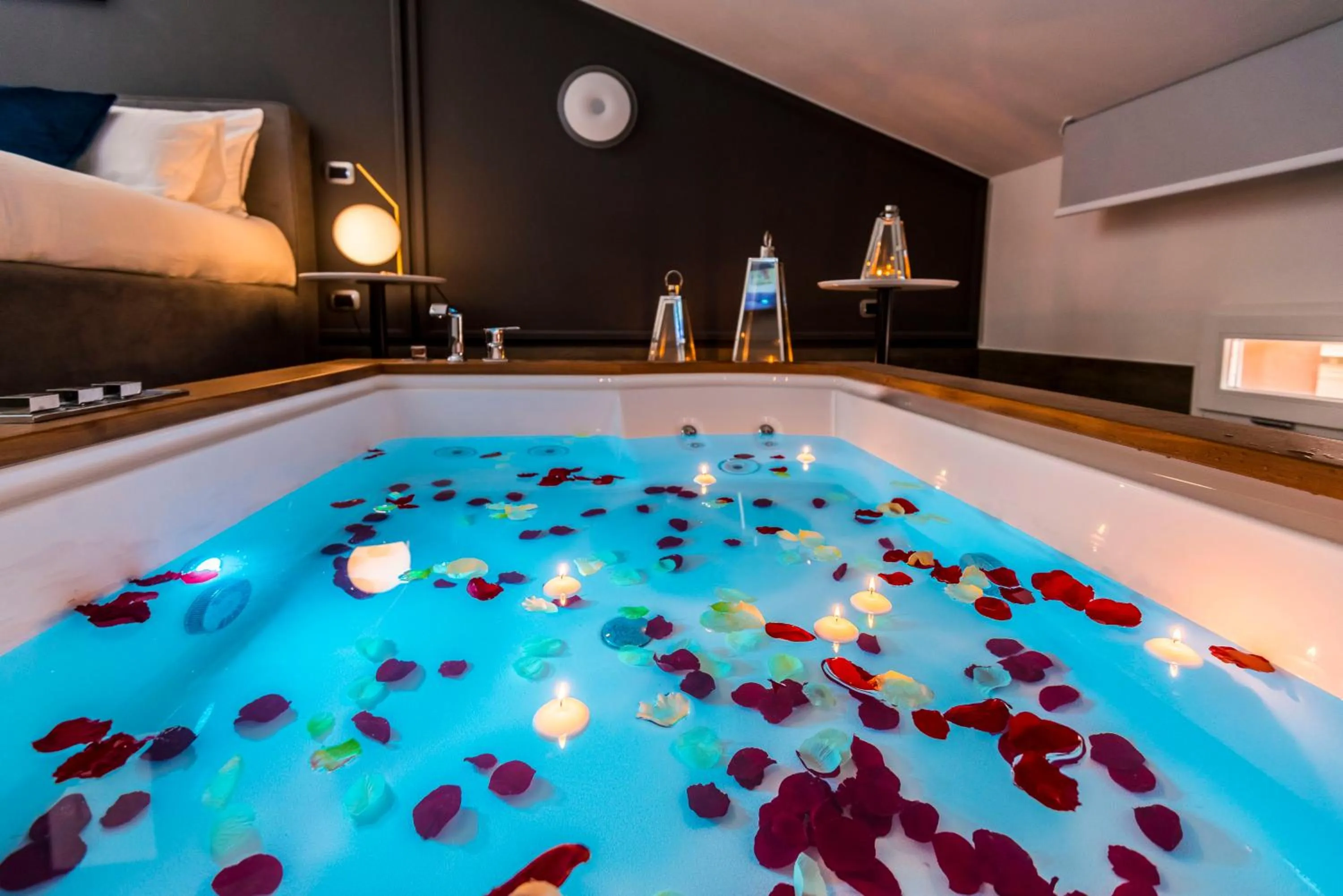 Hot Tub in Design Club Collection