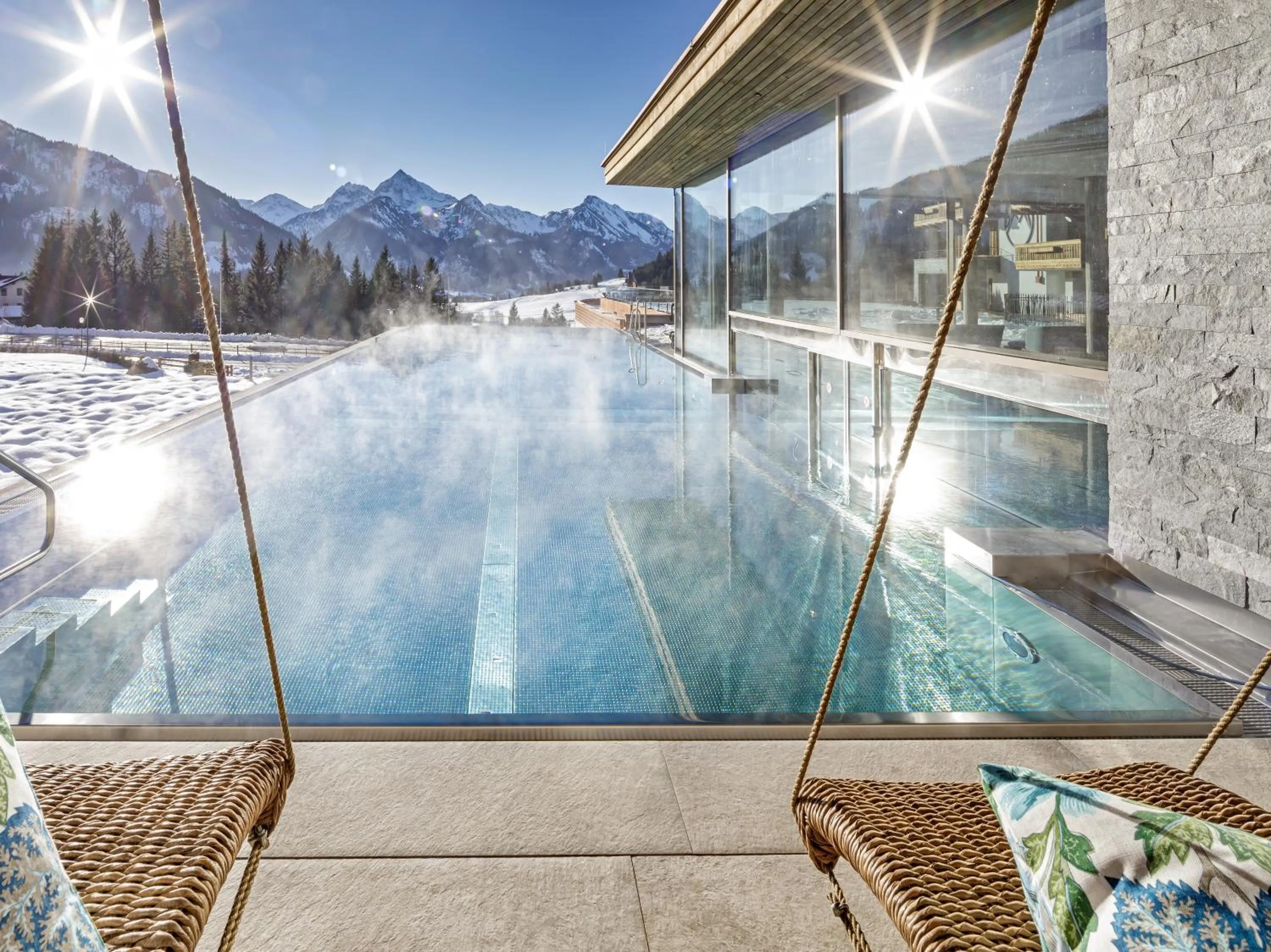 Swimming pool in Hotel Bergblick 5 Sterne