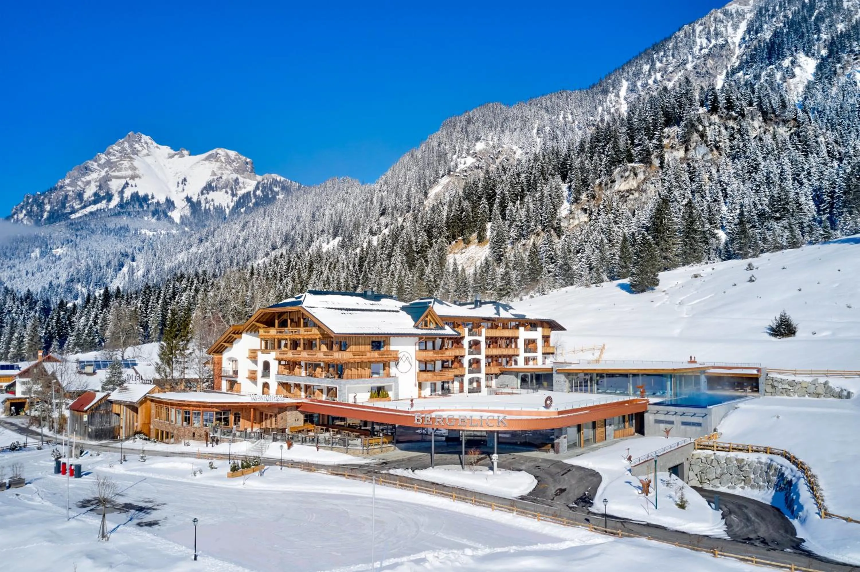 Property building in Hotel Bergblick 5 Sterne