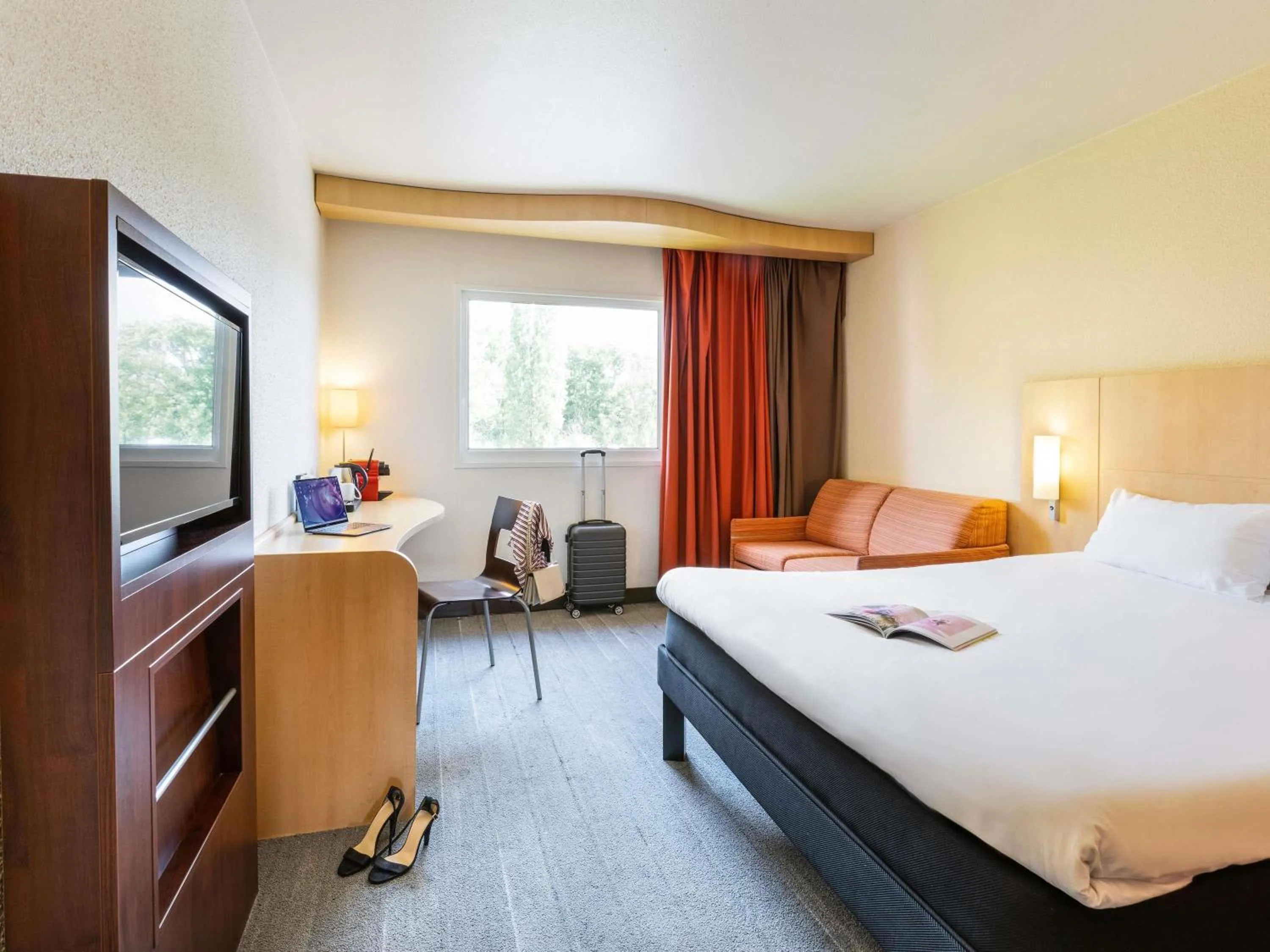 Property building, Bed in ibis Metz Nord