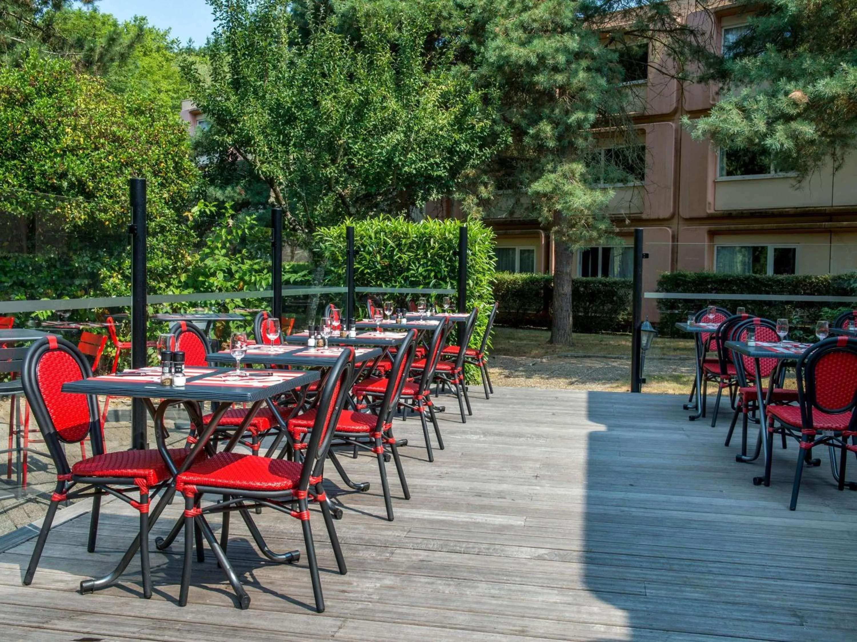 Restaurant/places to eat in ibis Metz Nord