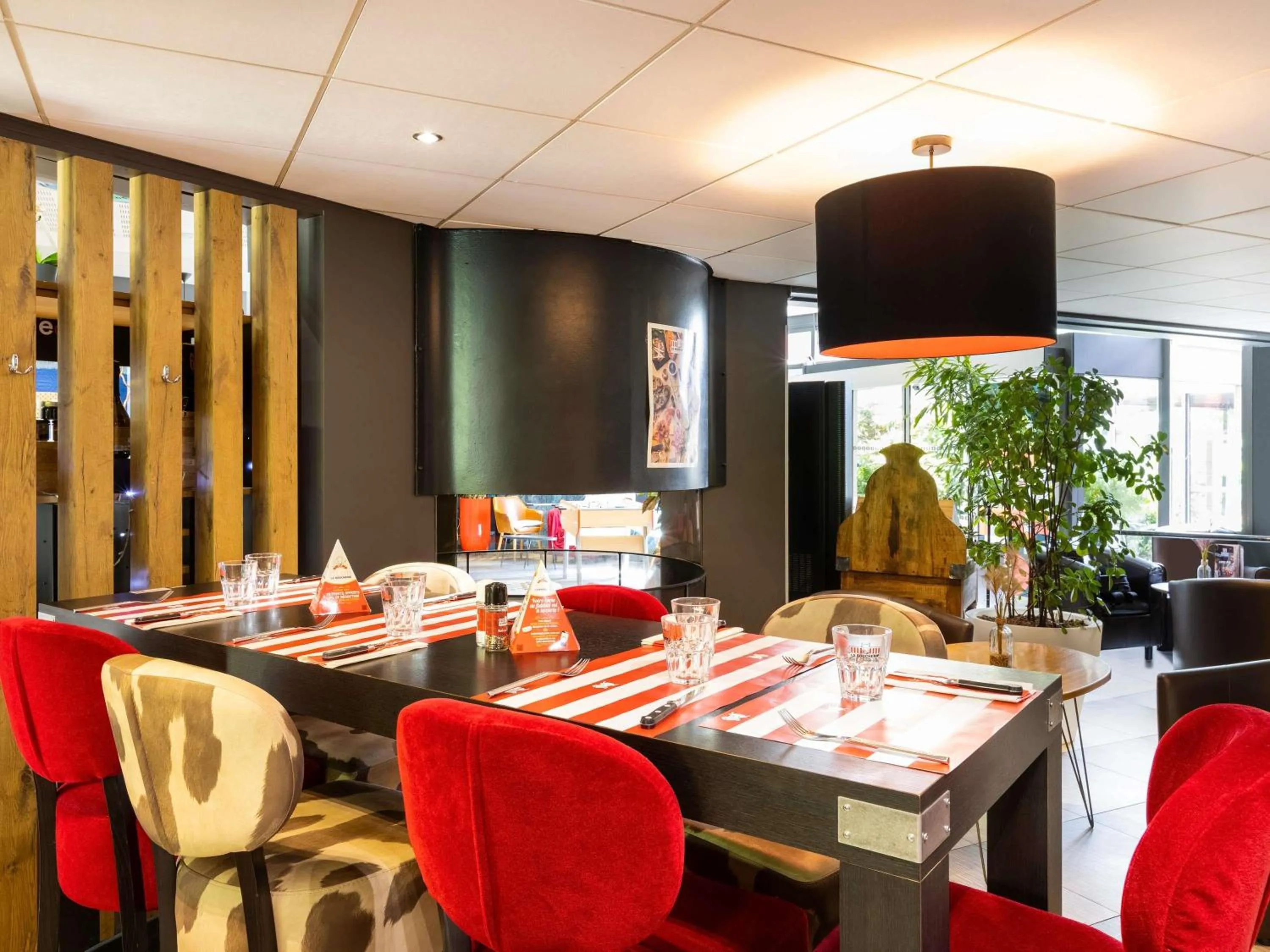 Restaurant/places to eat in ibis Metz Nord