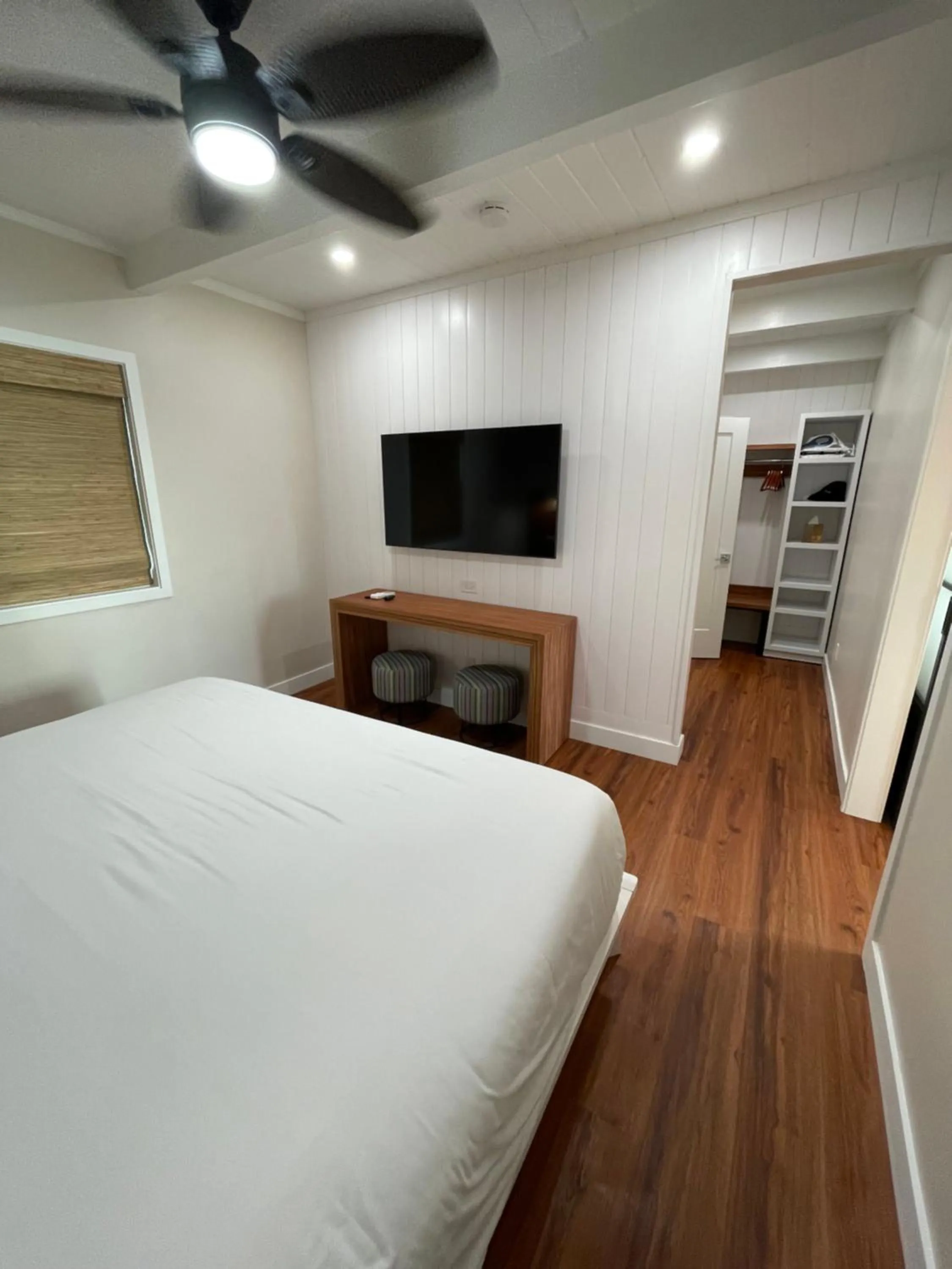 TV and multimedia, Bed in Kohea Kai Hotel Maui