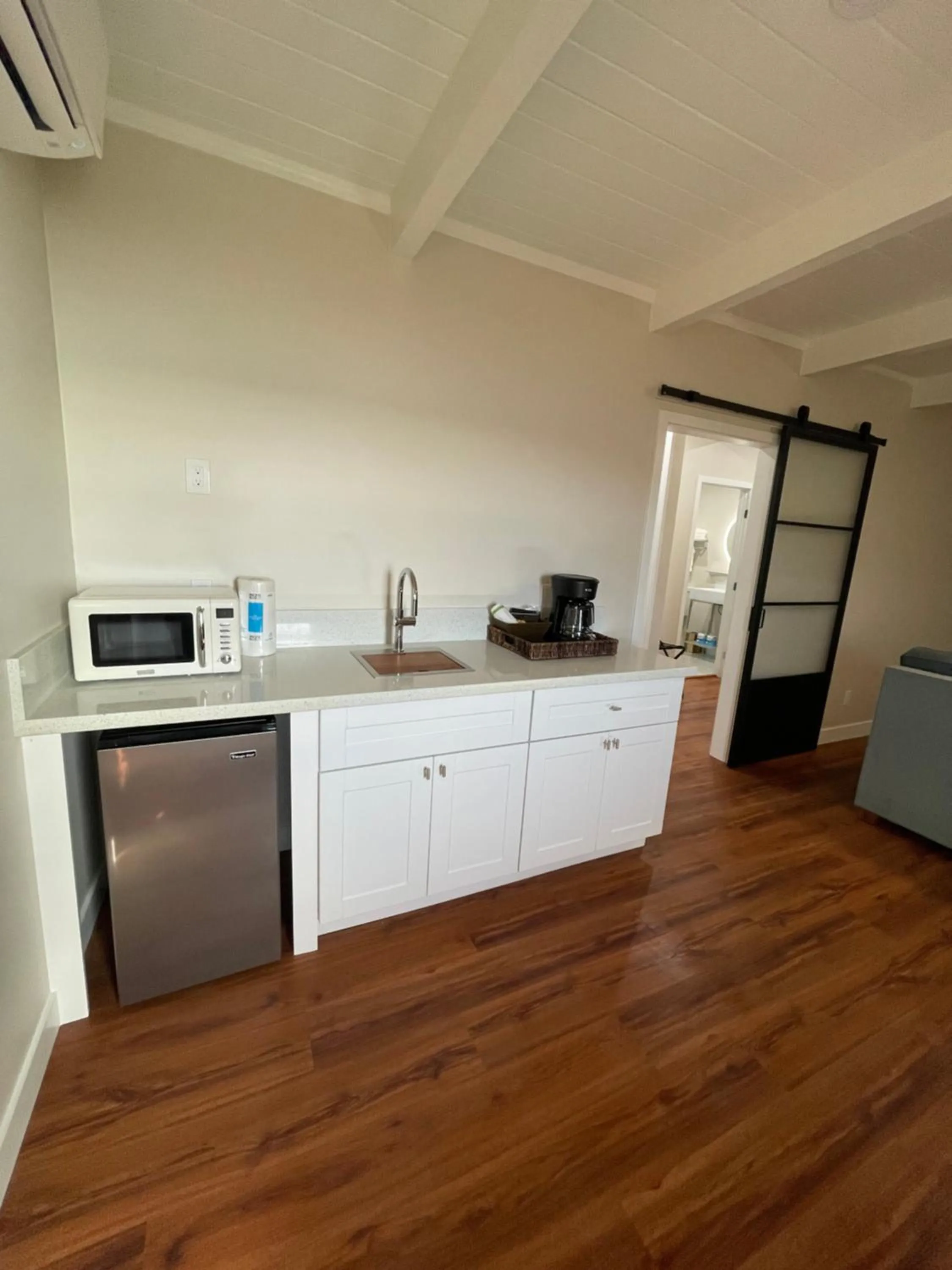 Kitchen or kitchenette in Kohea Kai Hotel Maui