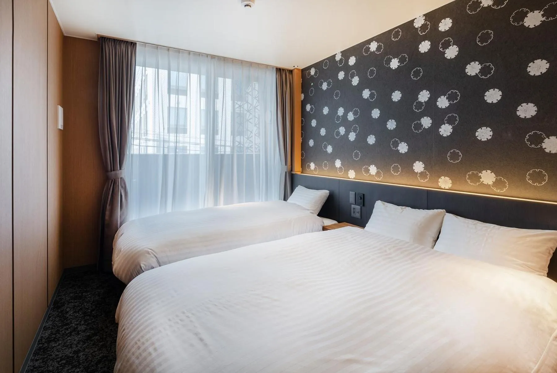 Bed in MATERIAL Fuchomae