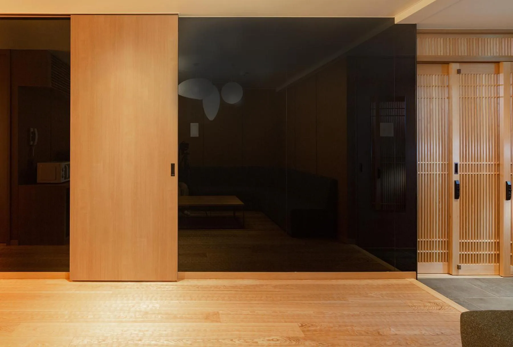 Photo of the whole room in MATERIAL Fuchomae