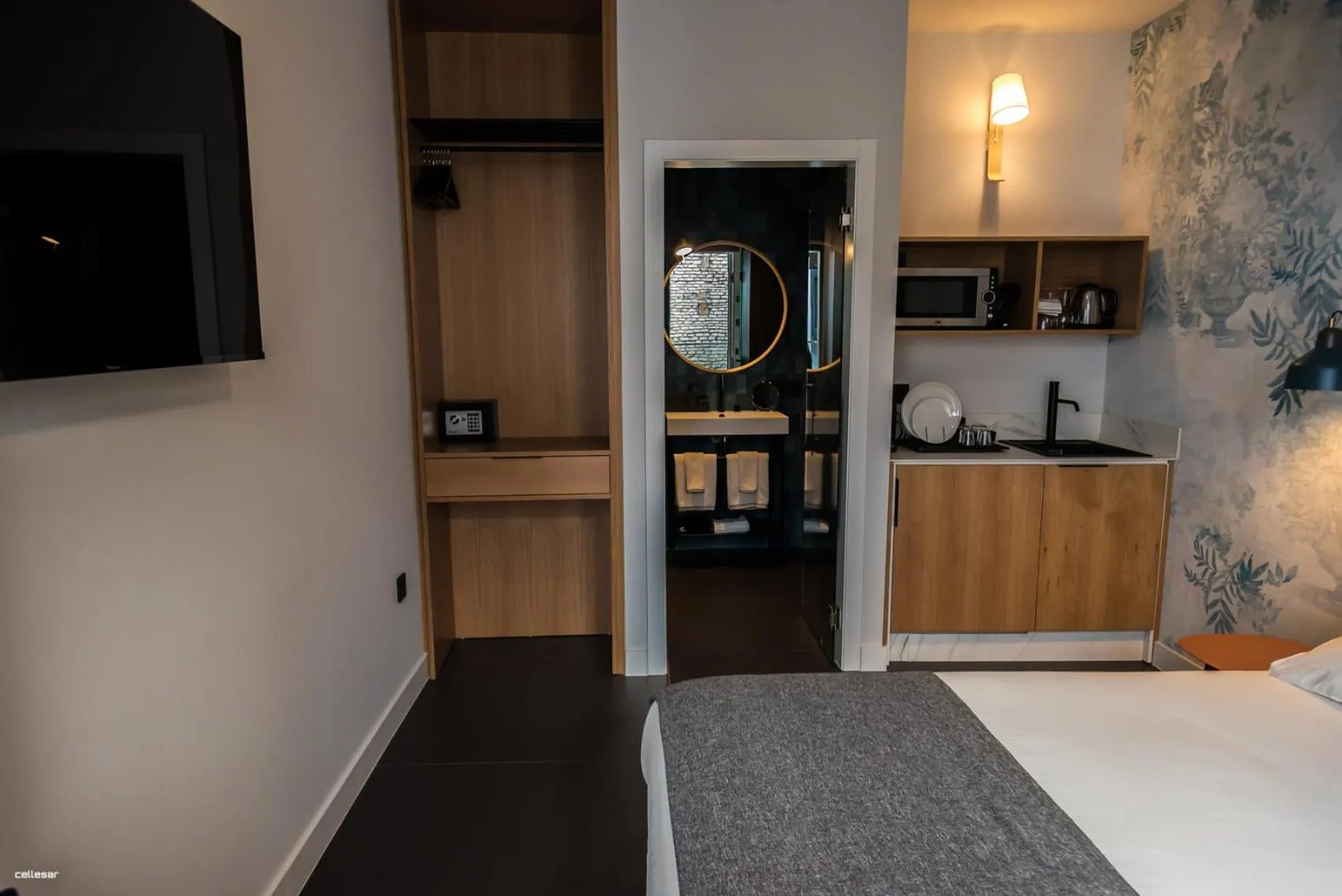 TV and multimedia, Bed in Welldone Quality - Crystal pool