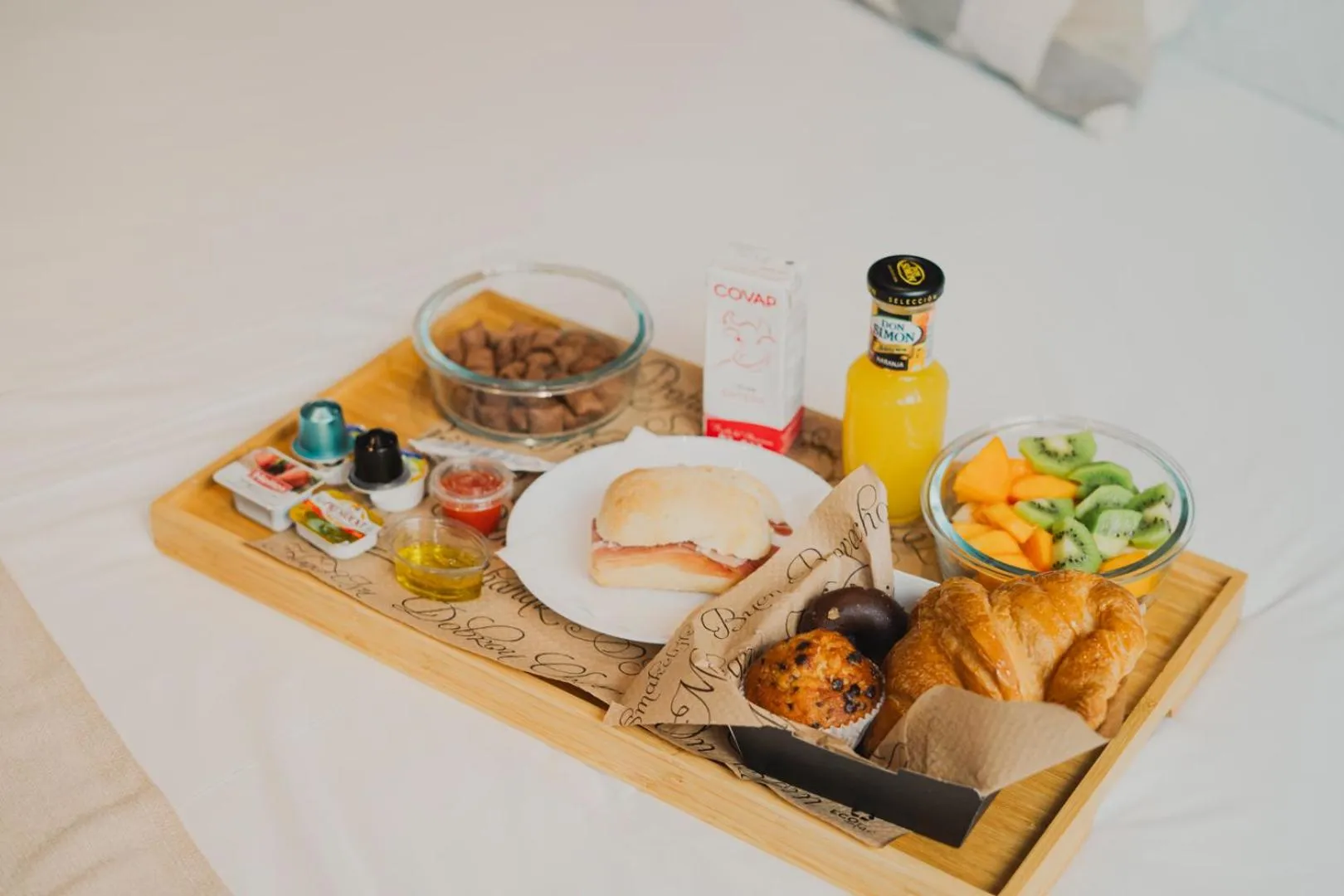 Breakfast in Welldone Quality - Crystal pool