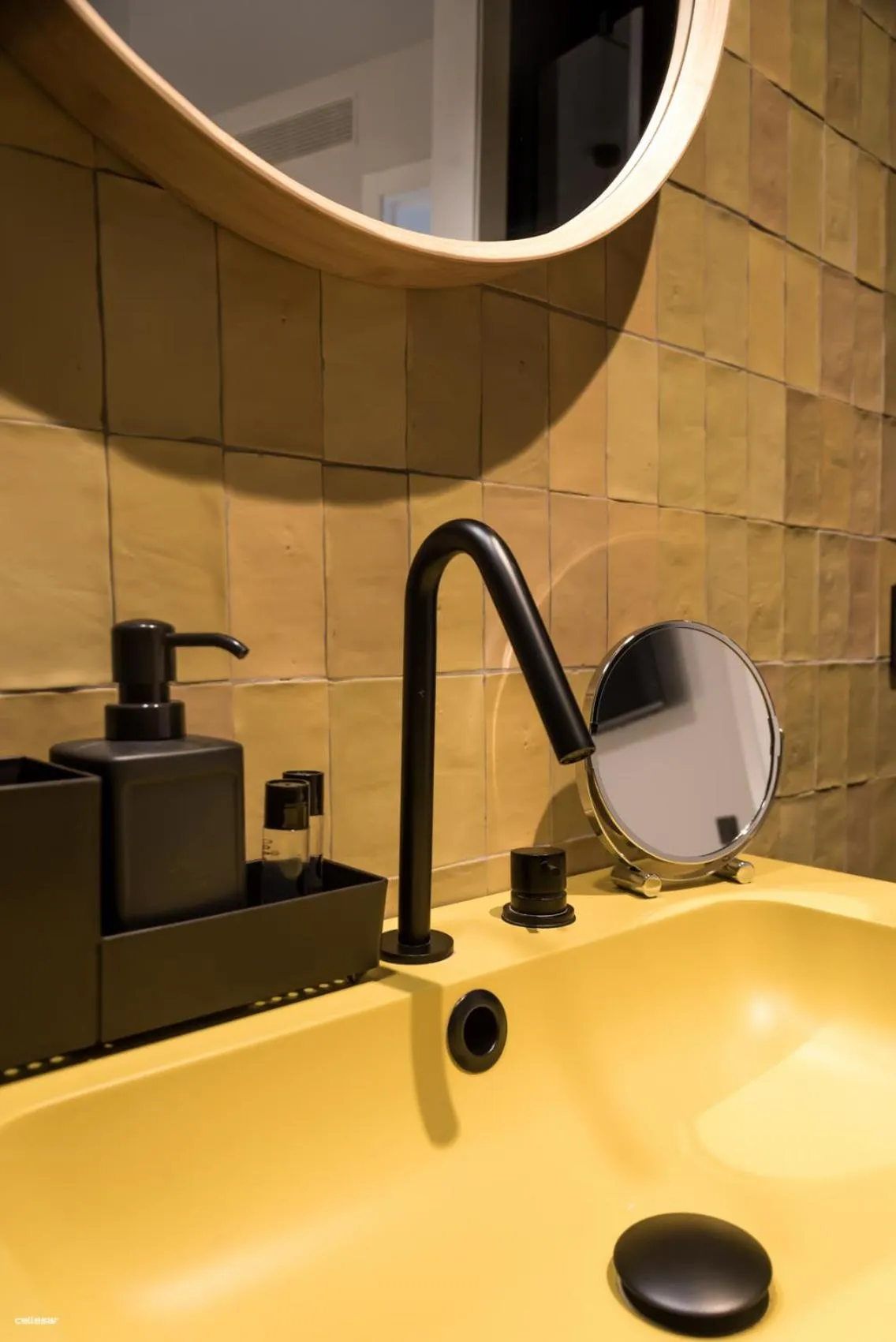 Bathroom in Welldone Quality - Crystal pool