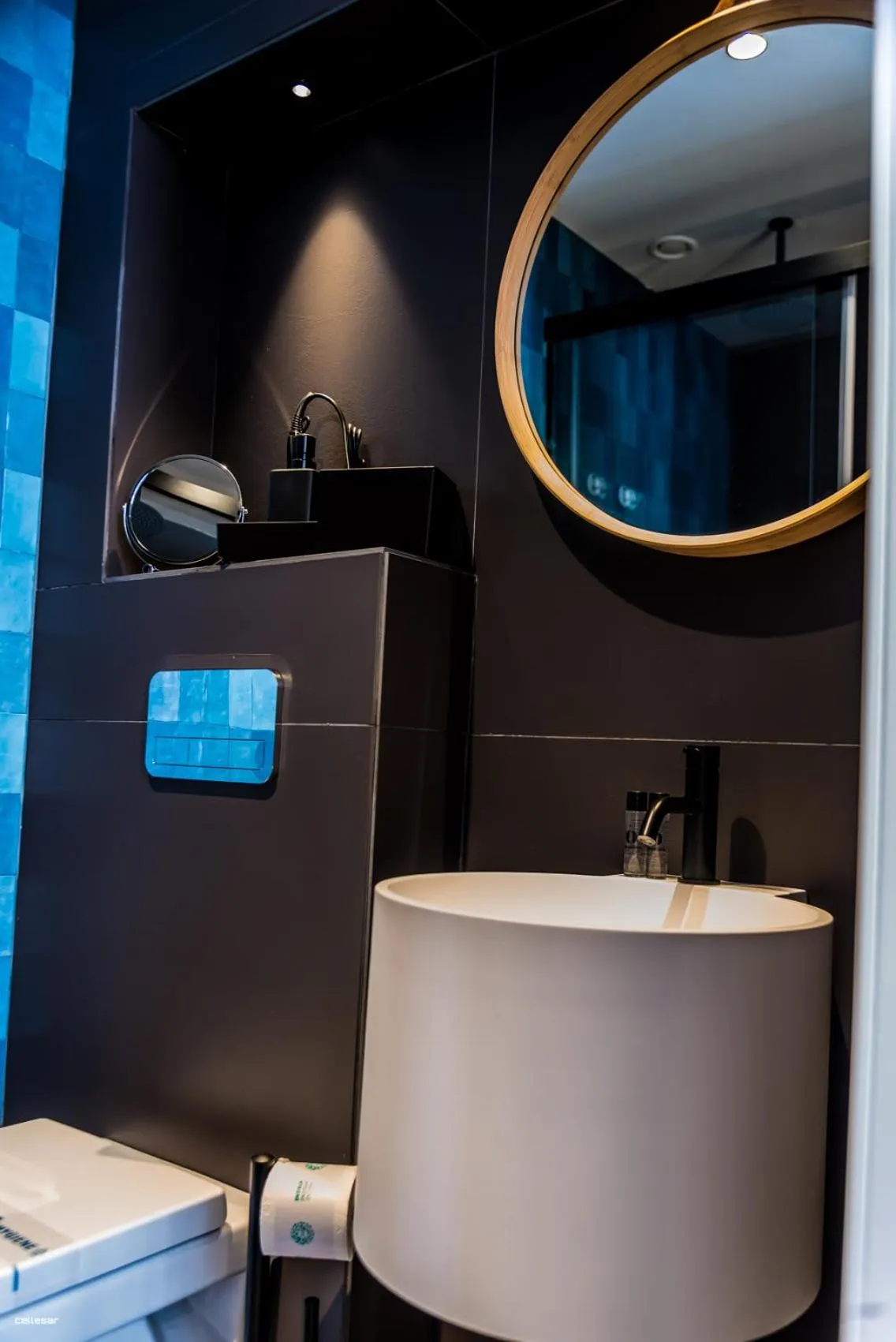 Bathroom in Welldone Quality - Crystal pool