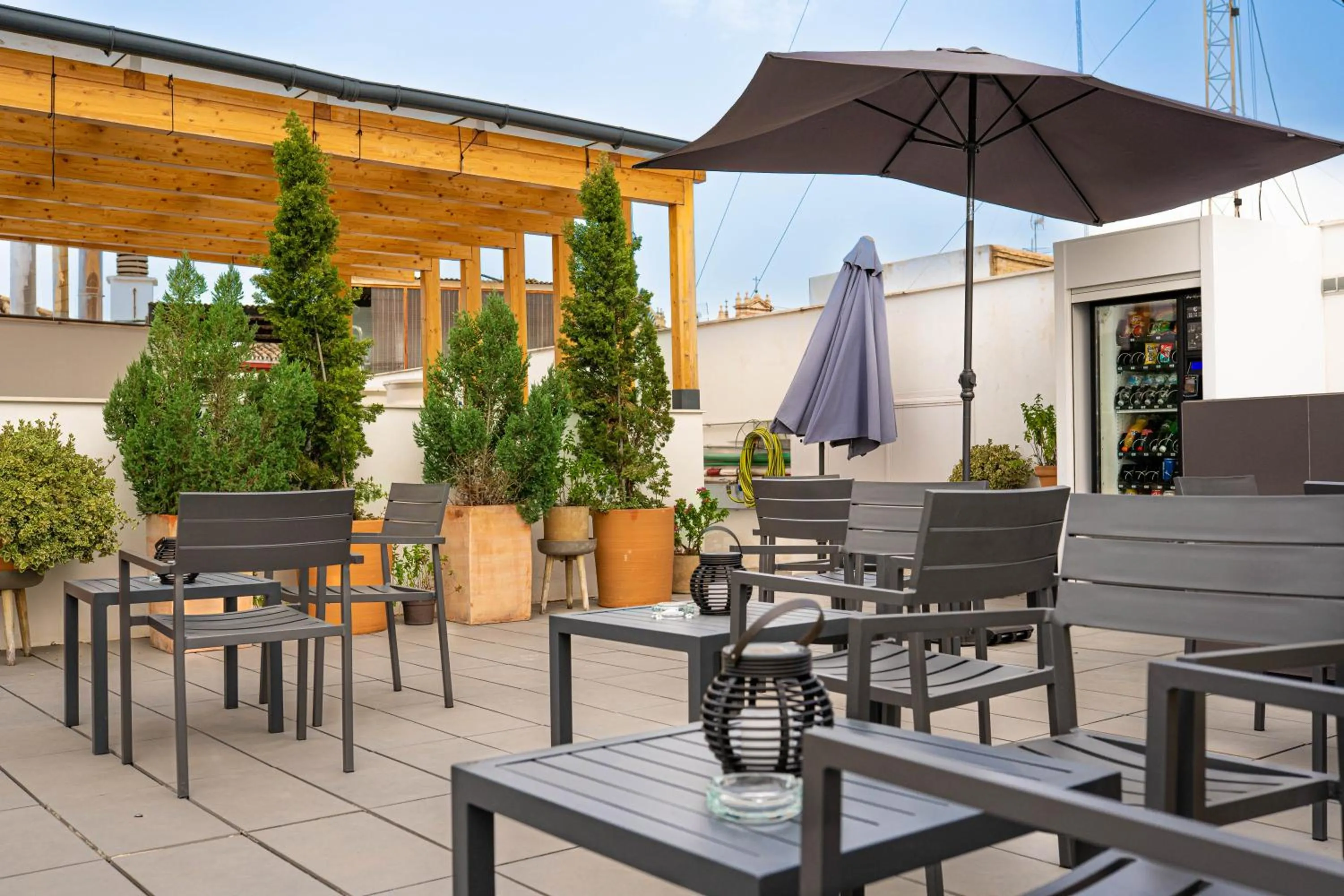 Balcony/Terrace in Welldone Quality - Crystal pool