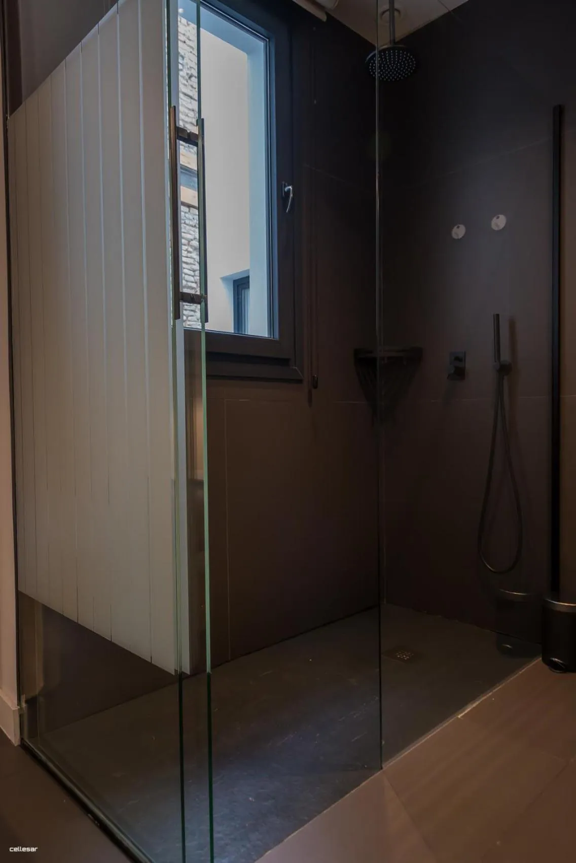 Bathroom in Welldone Quality - Crystal pool