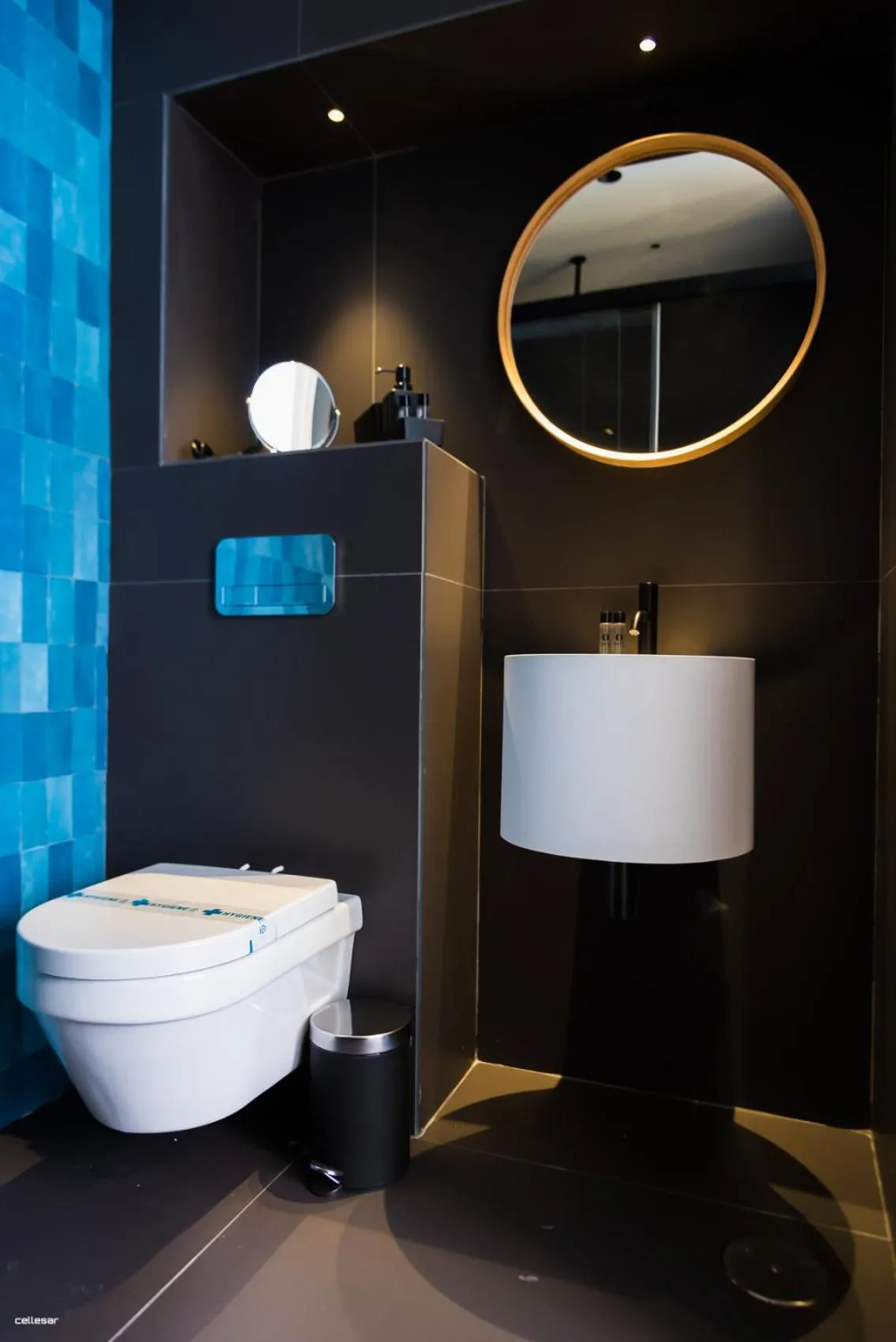 Bathroom in Welldone Quality - Crystal pool