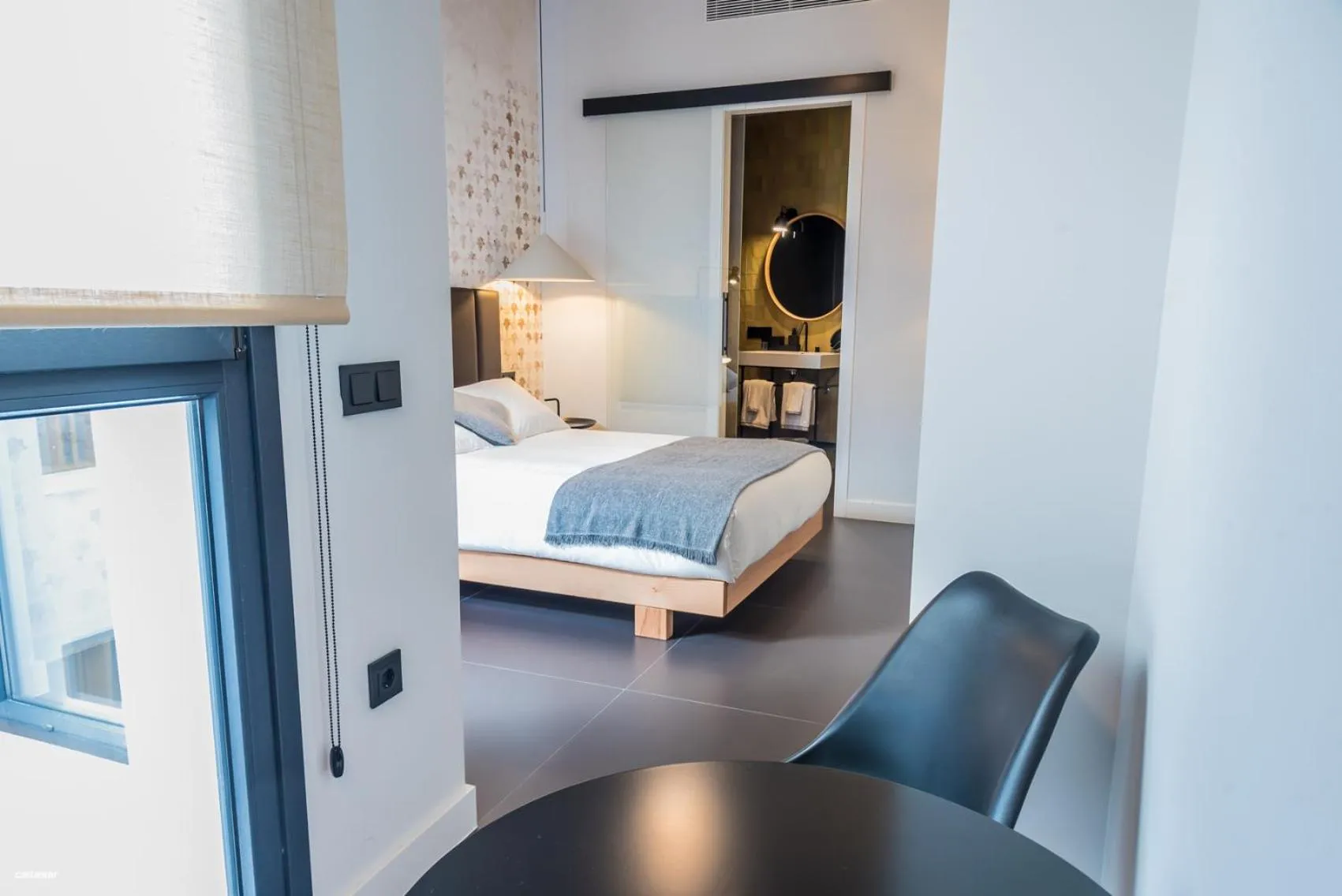 Bed in Welldone Quality - Crystal pool