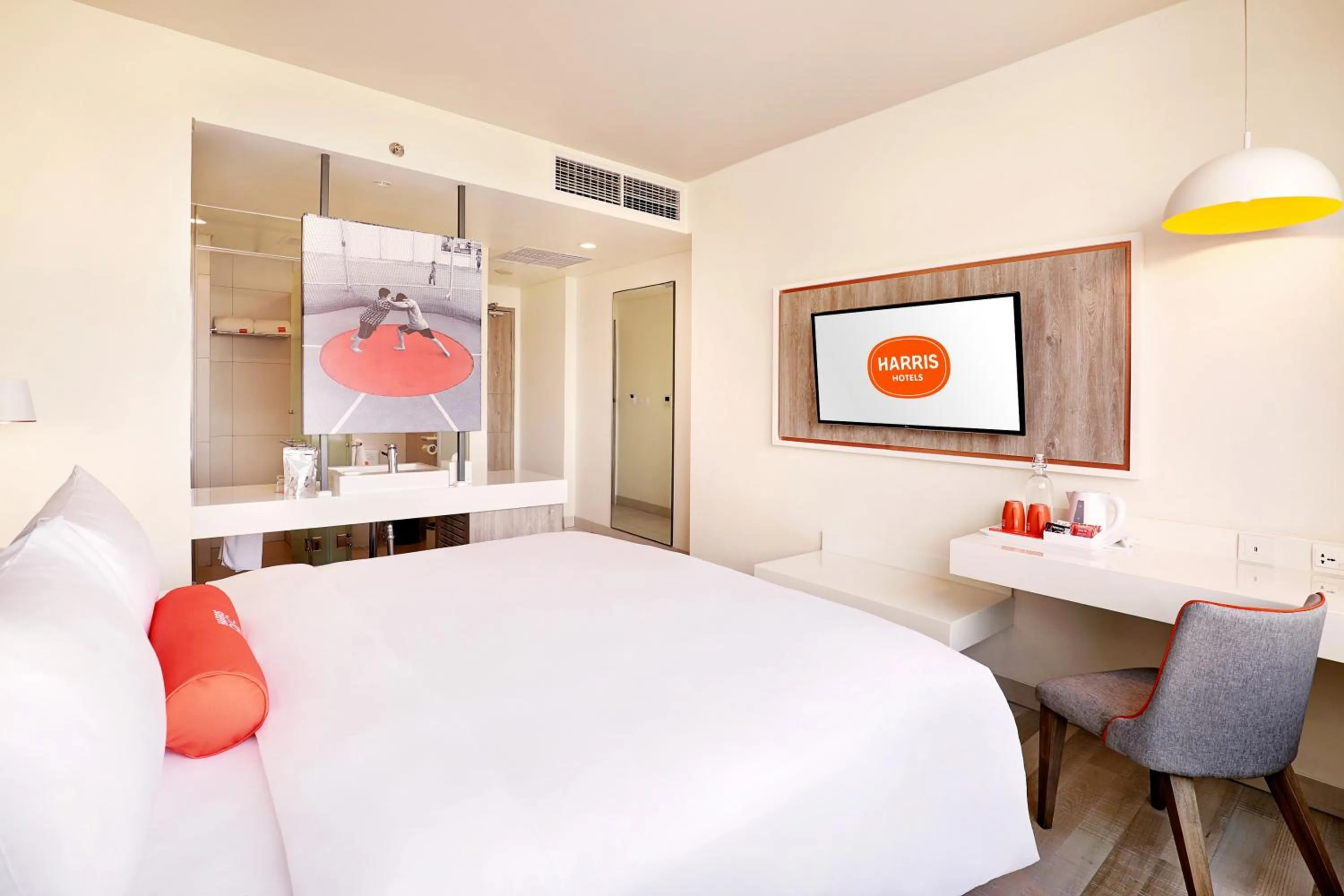 Bed in HARRIS Hotel & Conventions Bundaran Satelit Surabaya