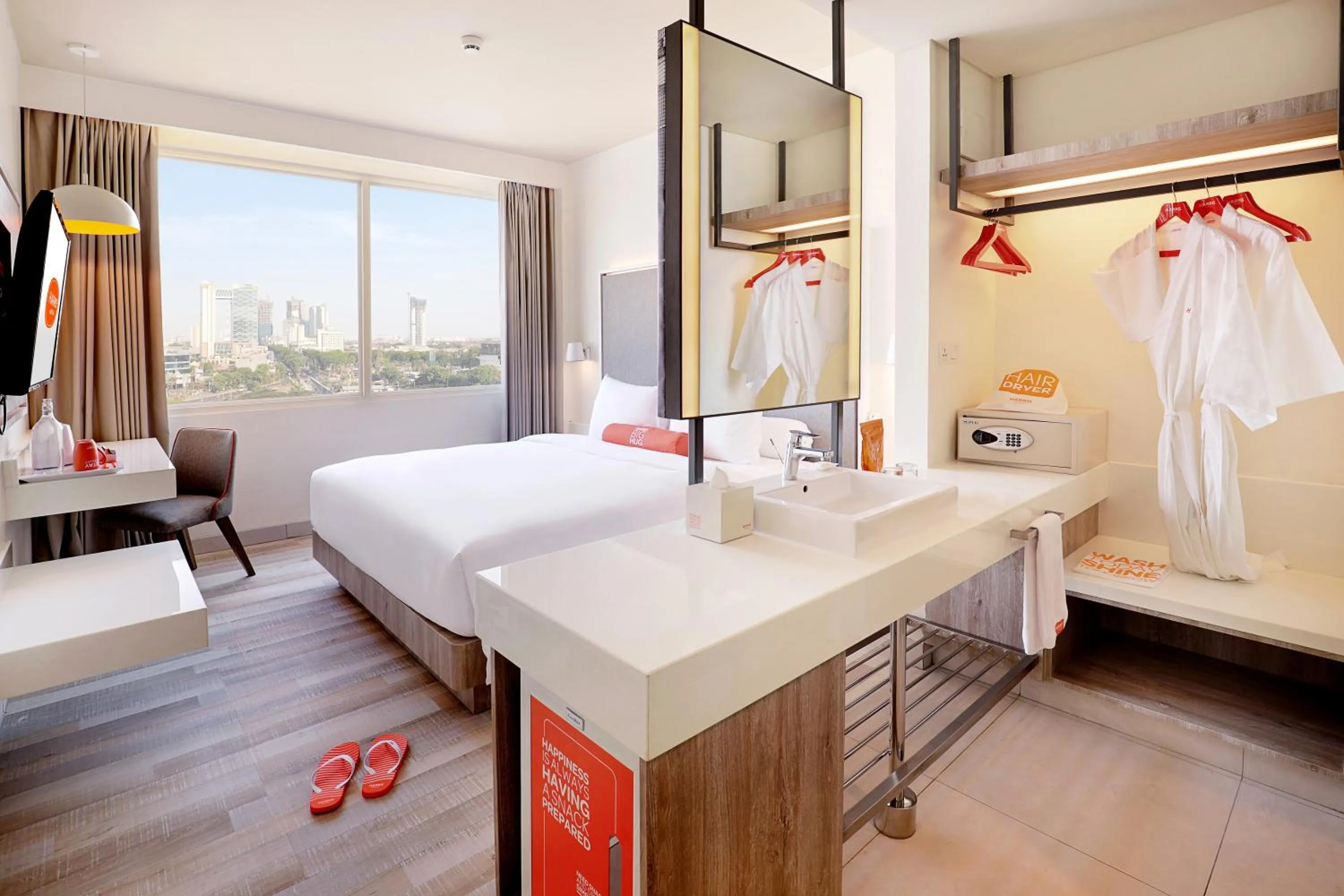Bedroom, Bed in HARRIS Hotel & Conventions Bundaran Satelit Surabaya