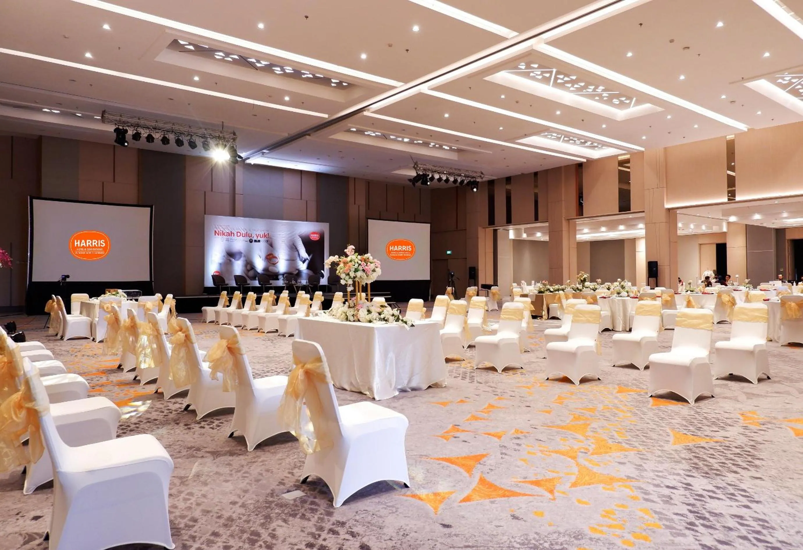 Banquet/Function facilities in HARRIS Hotel & Conventions Bundaran Satelit Surabaya