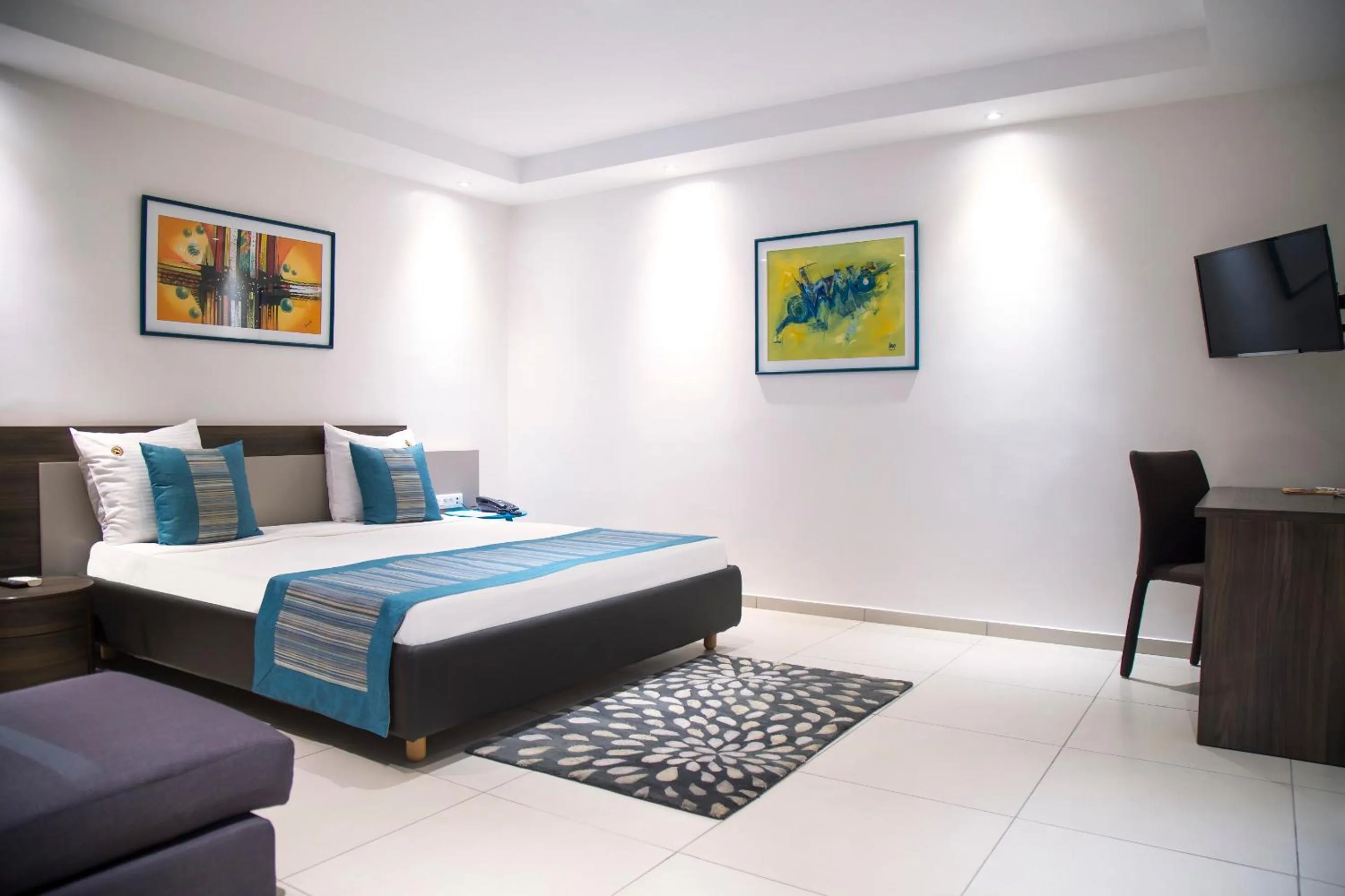 Photo of the whole room, Bed in Le Ndiambour Hôtel et Résidence