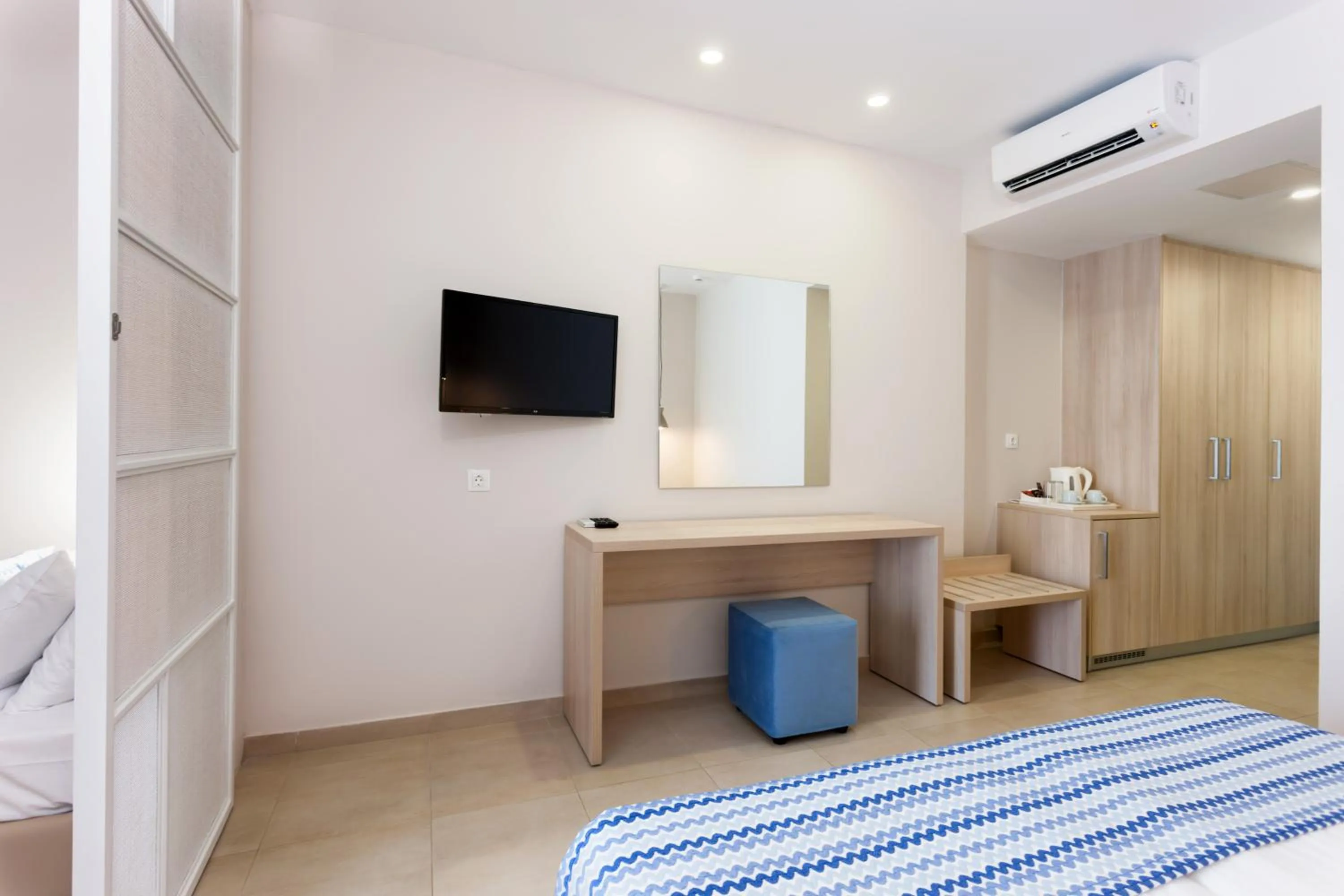 TV and multimedia, Bed in Alykanas Village Resort