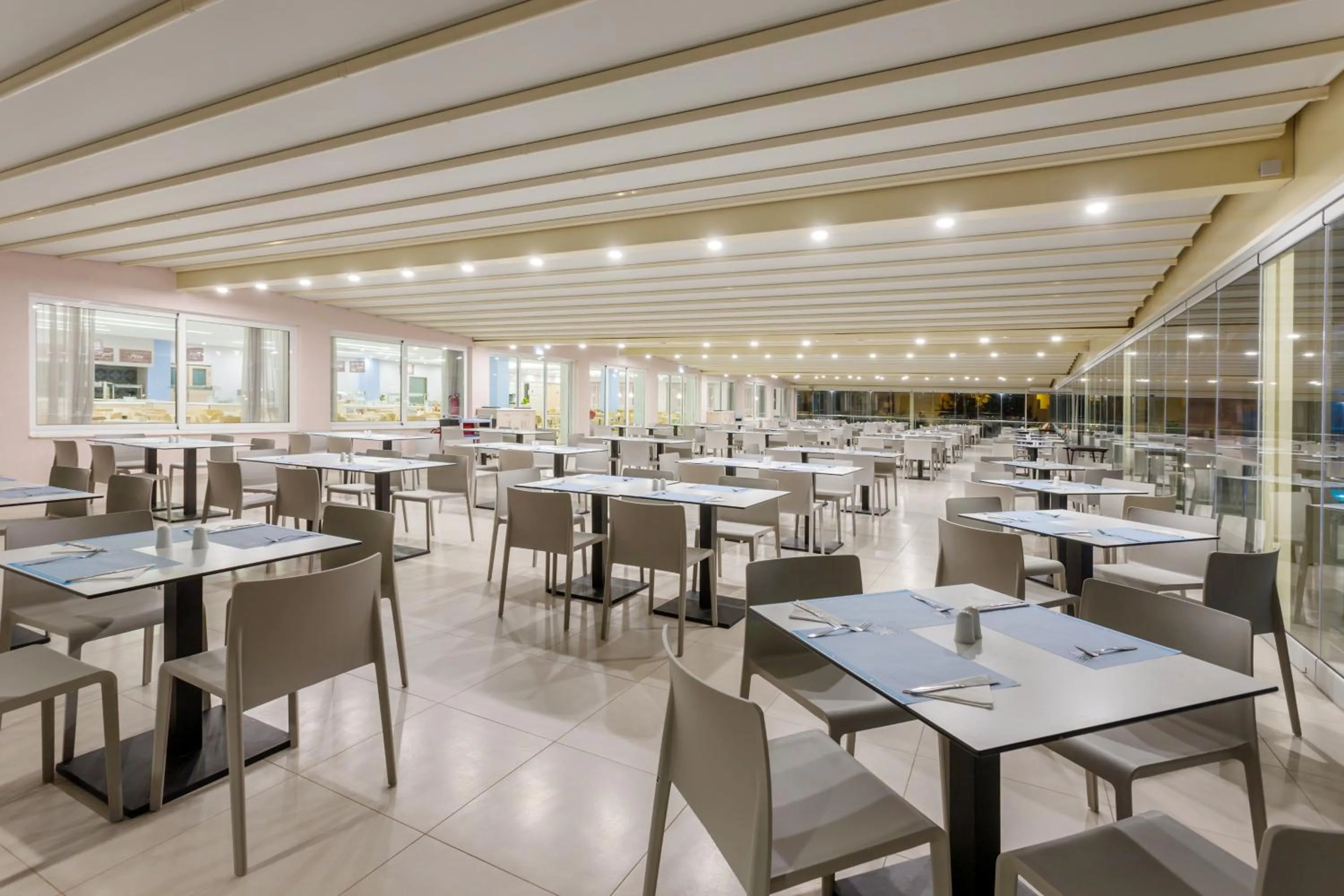 Restaurant/places to eat in Alykanas Village Resort