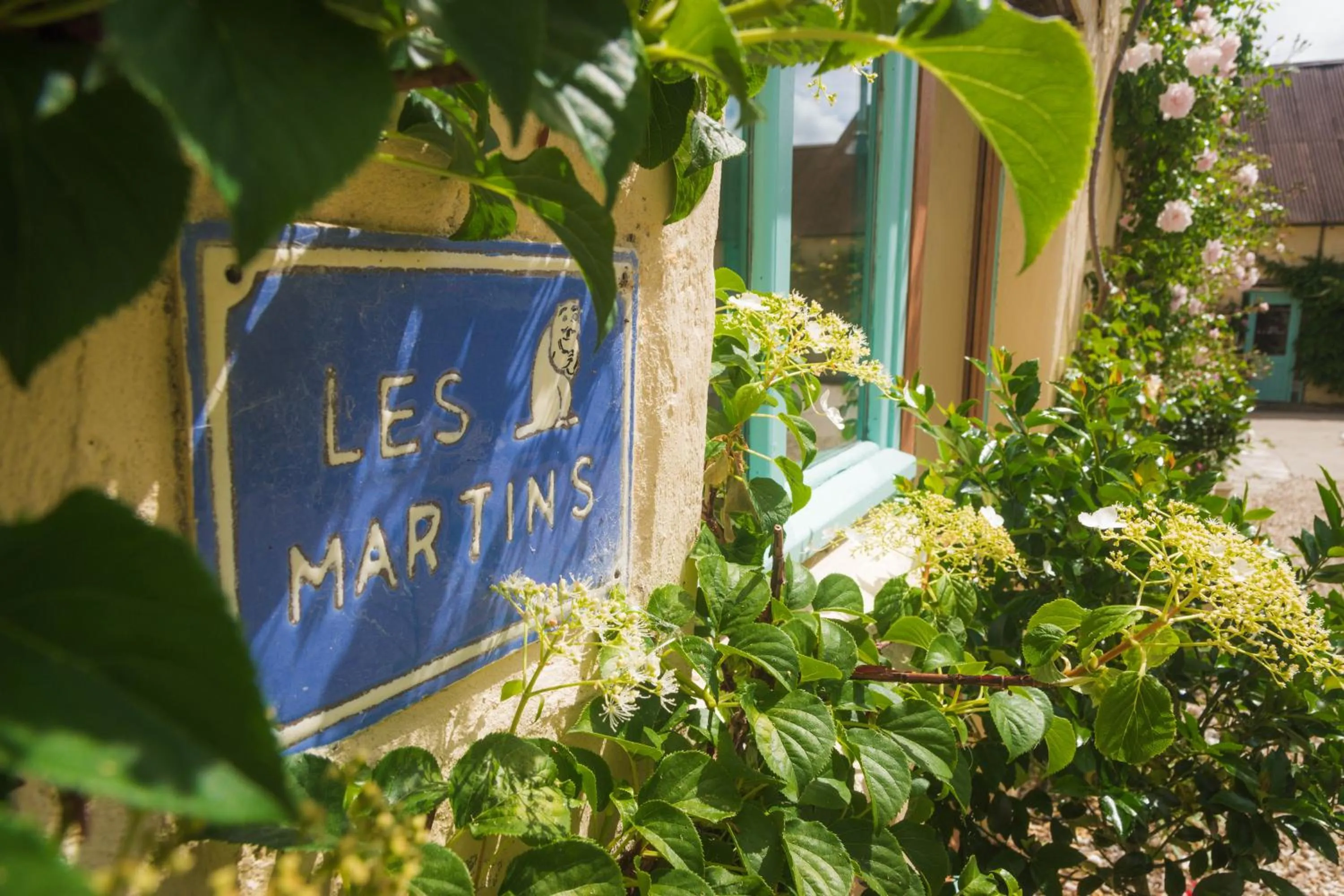 Property building in Hollamoor Farm