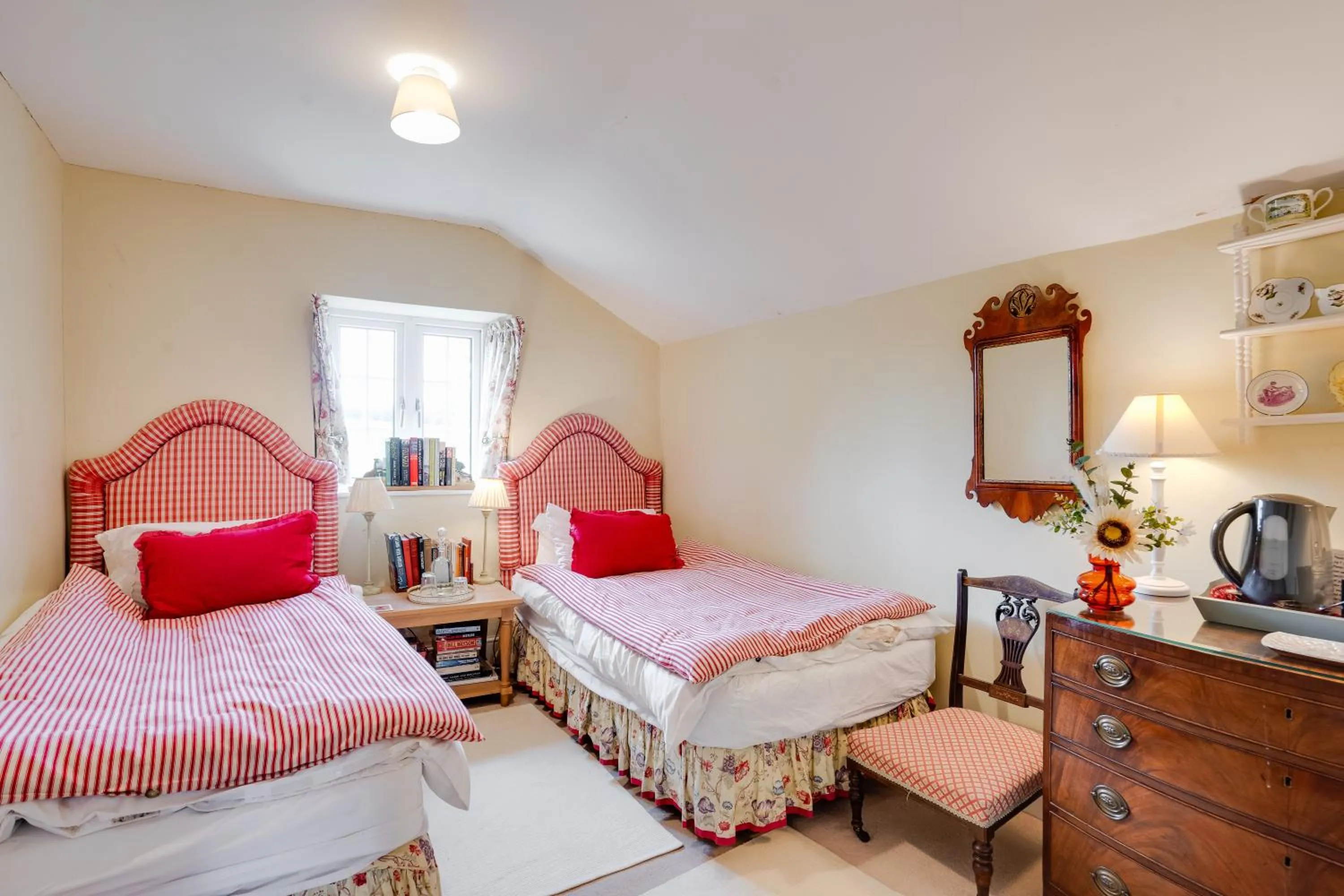 Bedroom, Bed in Hollamoor Farm