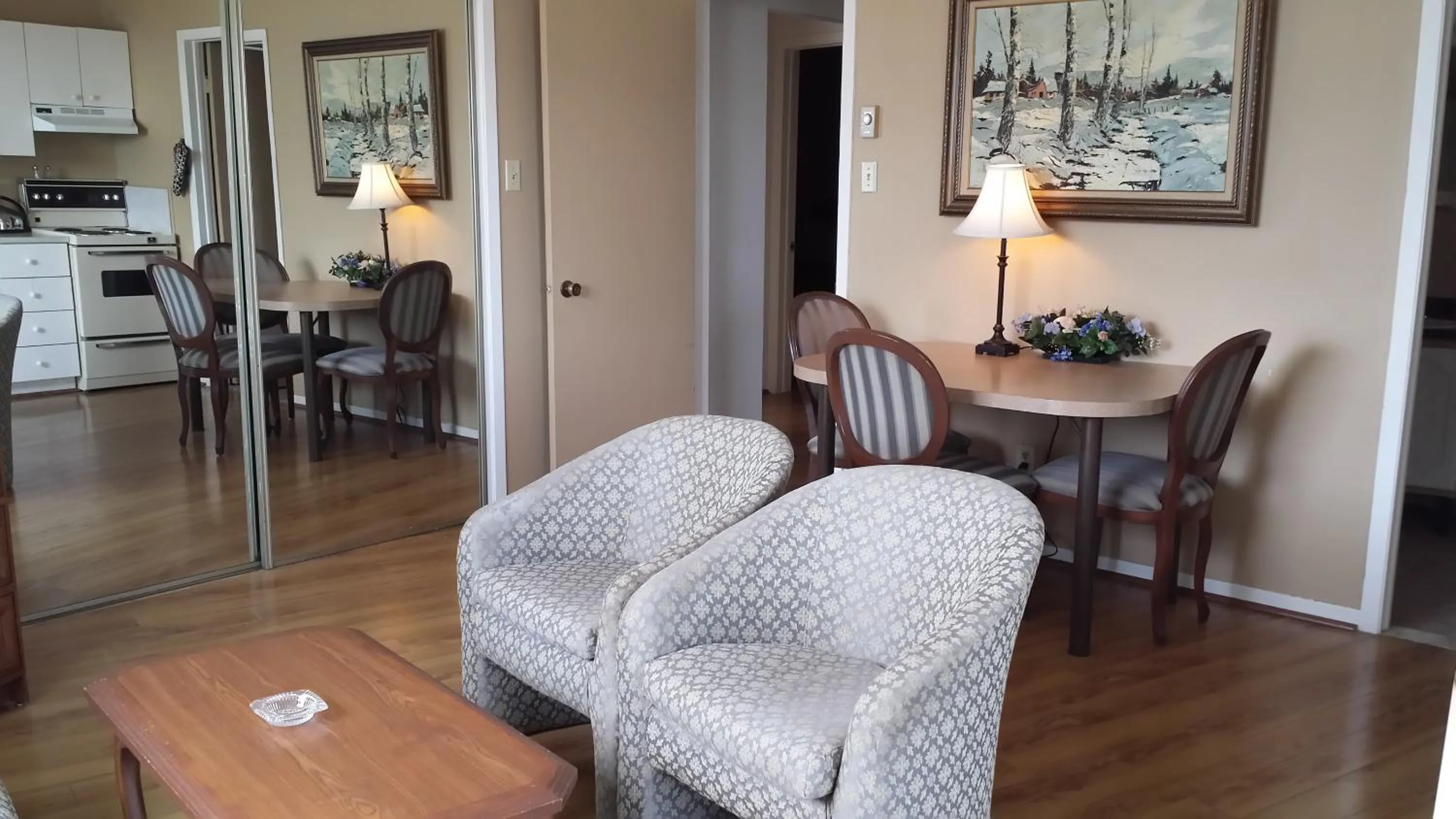 Dining area in Motel Iberville