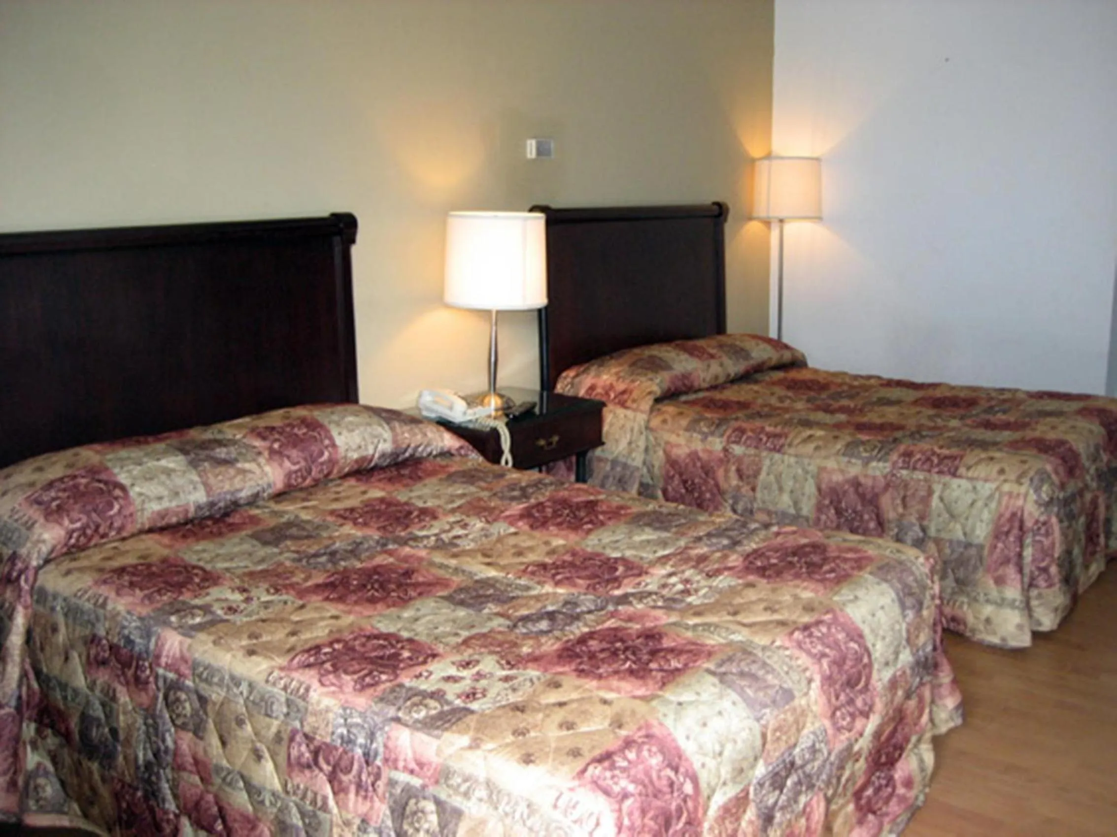 Bed in Motel Iberville