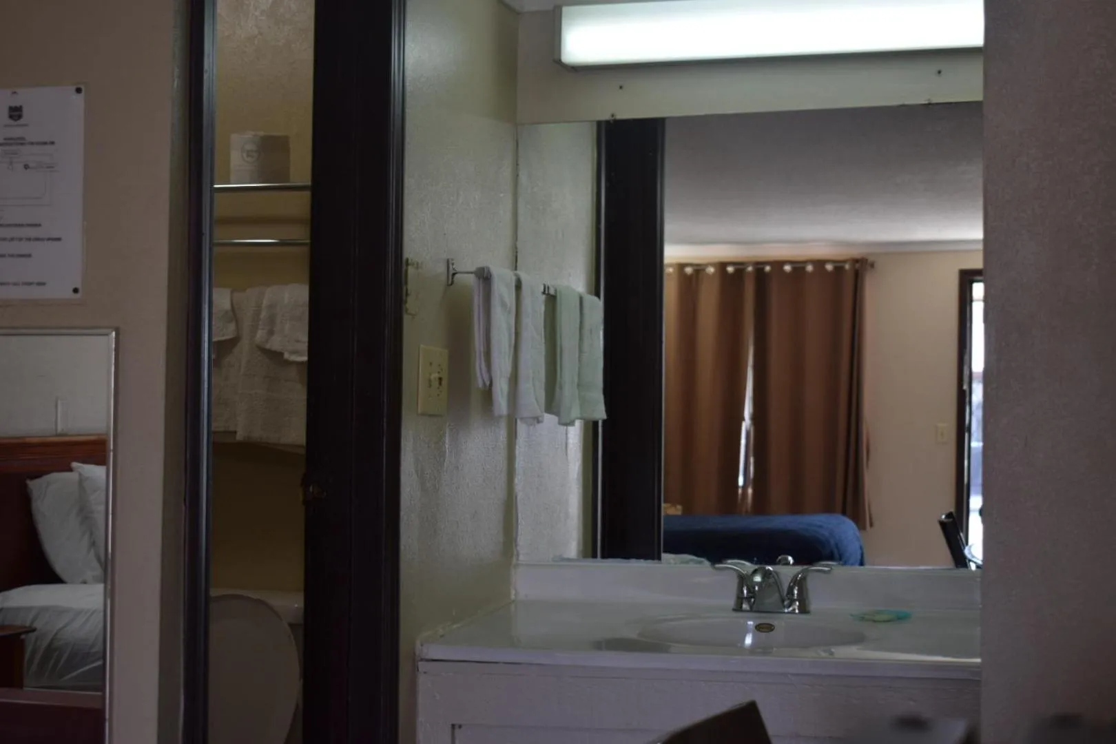 Knights Inn Farmington Hills