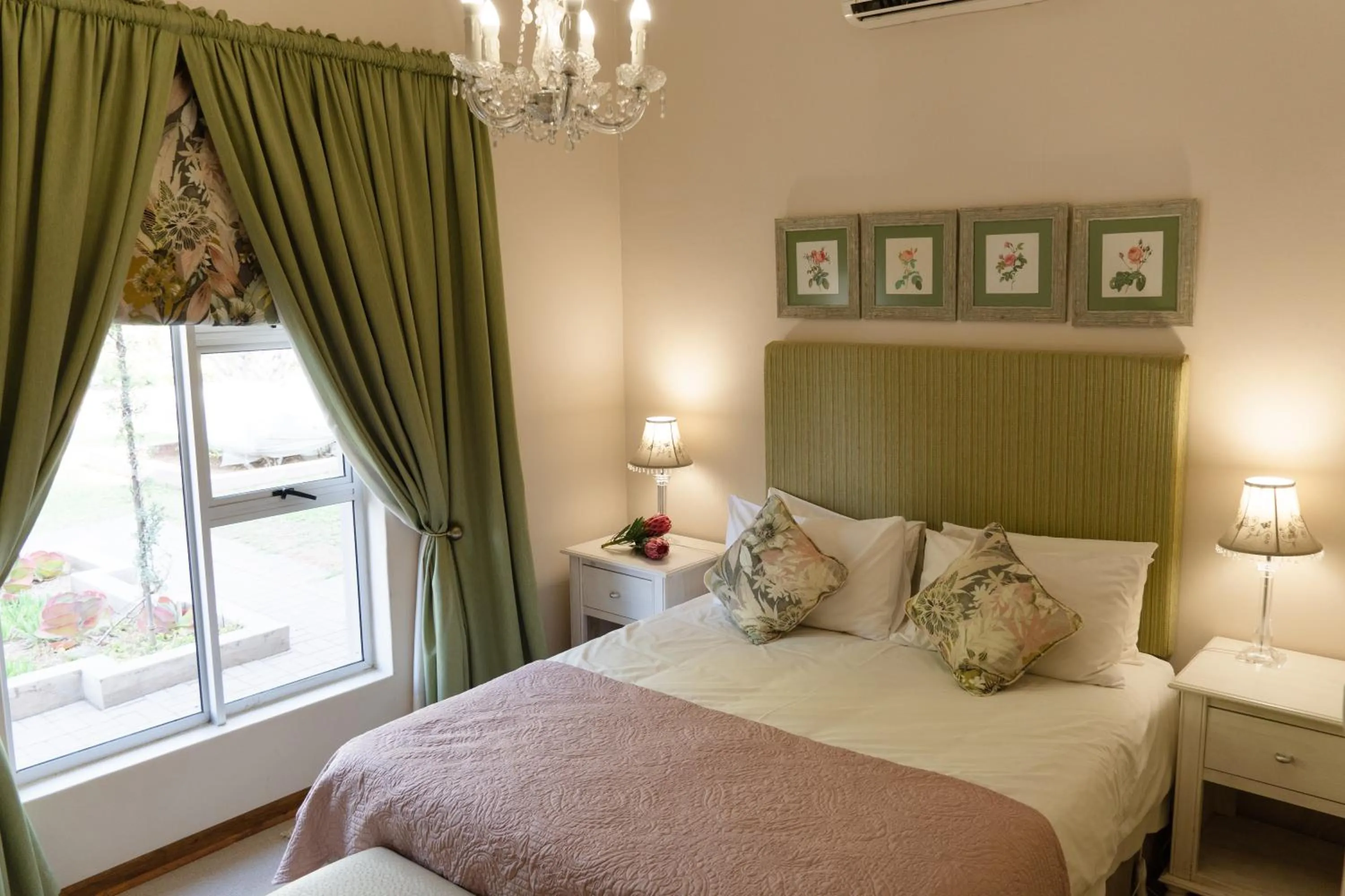 Bedroom, Bed in The Falls Guest House