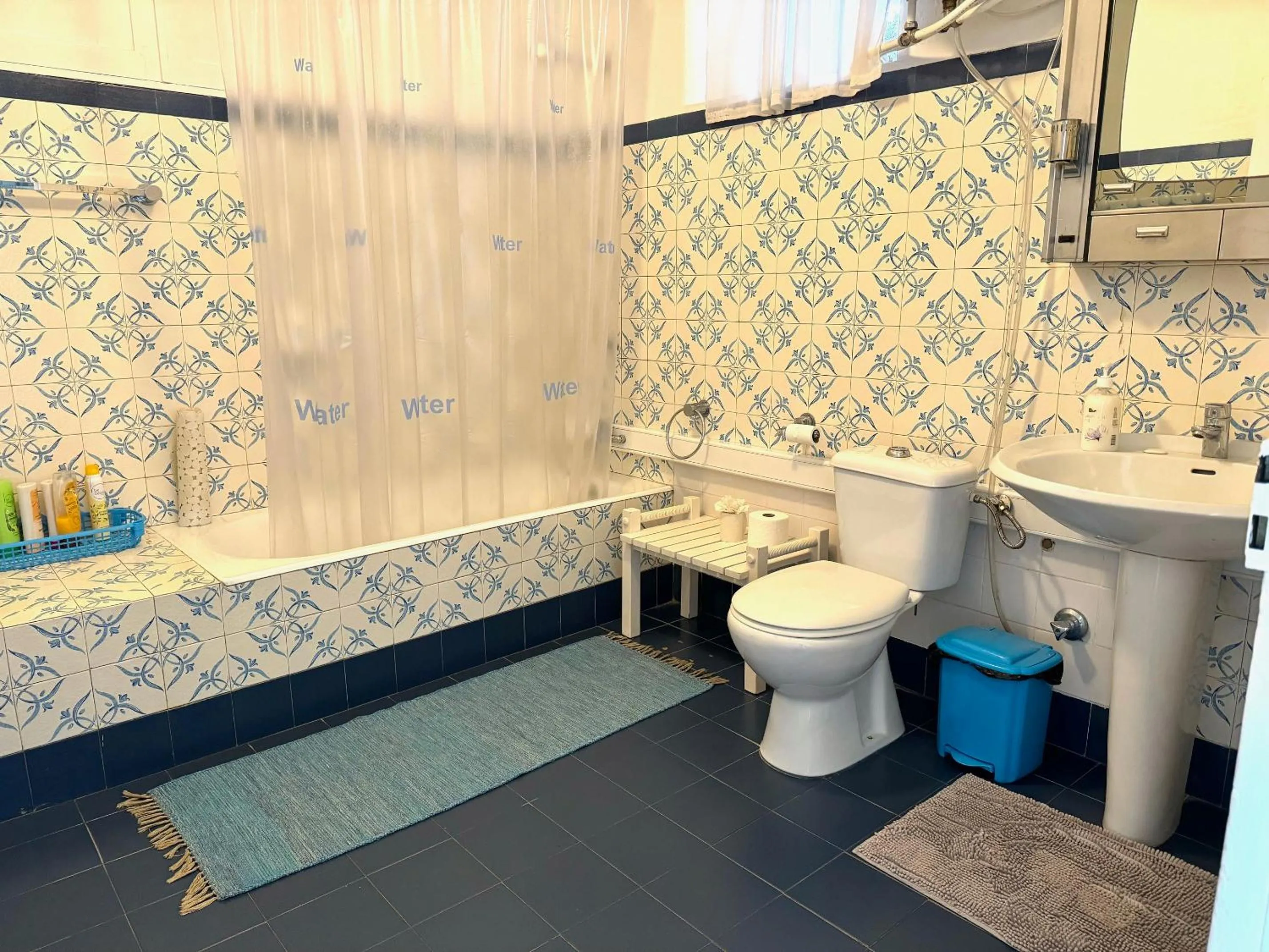 Shower in Vitorina Corte Guesthouse