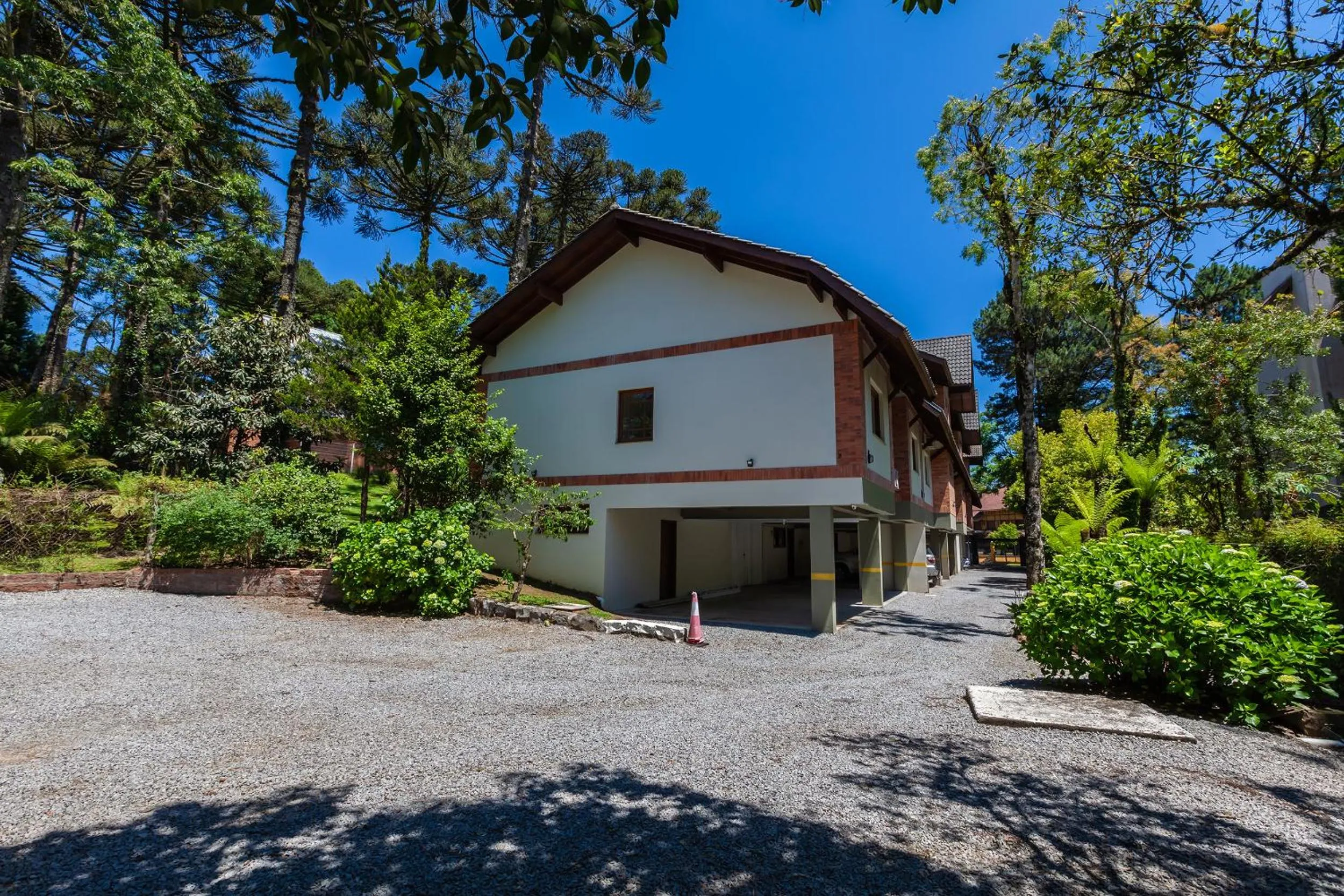 Property building in Tri Hotel Lago Gramado
