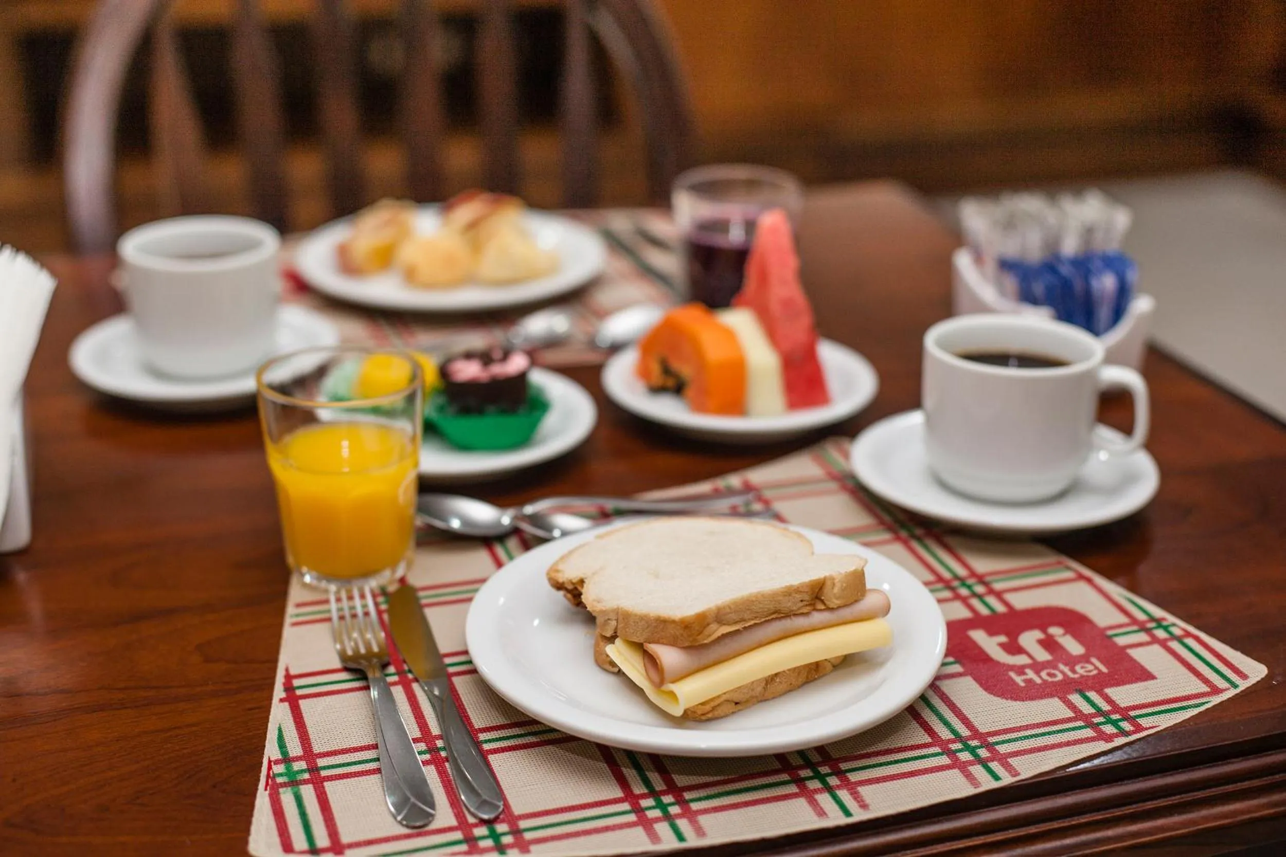 Food and drinks in Tri Hotel Lago Gramado