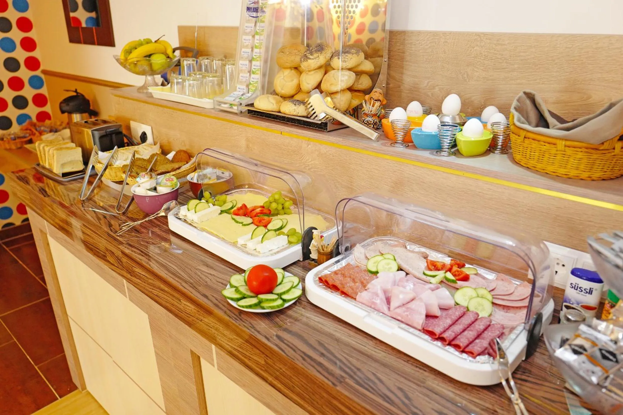 Photo of the whole room in City Central Promenade